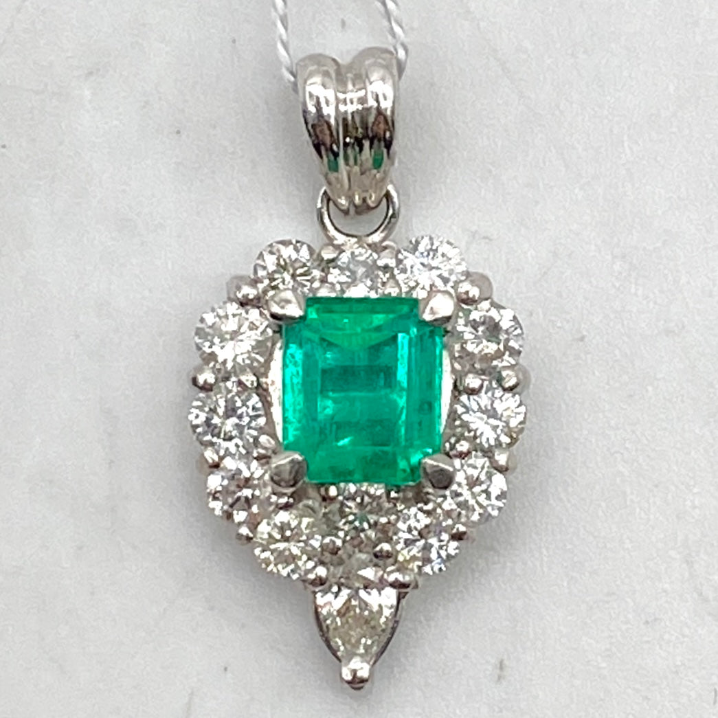 Luxury Promise 24-78173-0 PT900 Emerald Pen Top EM 1.02 DA 0.85 4.7g Center