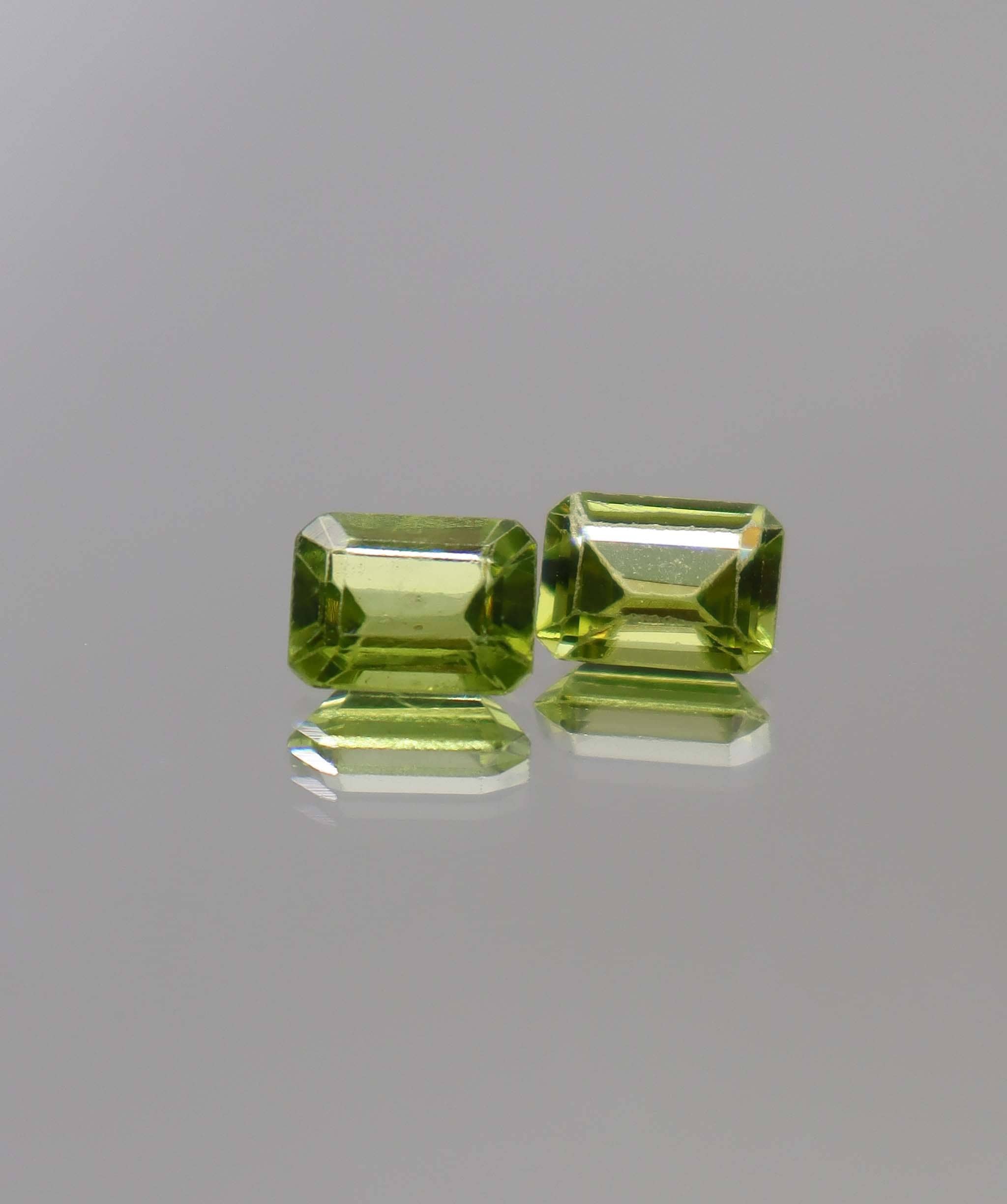 Luxury Promise 3.04ct Peridot Emerald pair DXBCS2275