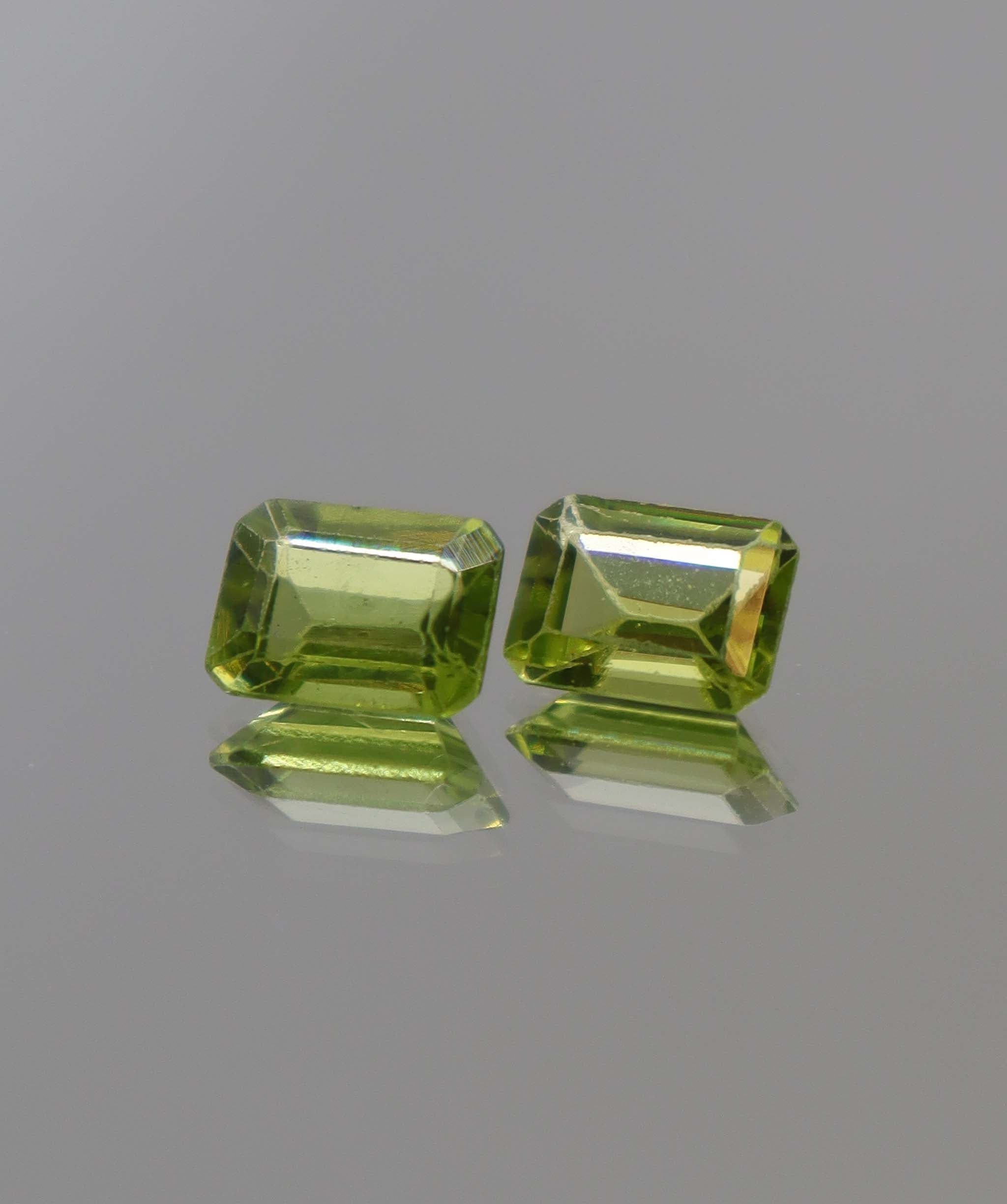 Luxury Promise 3.04ct Peridot Emerald pair DXBCS2275