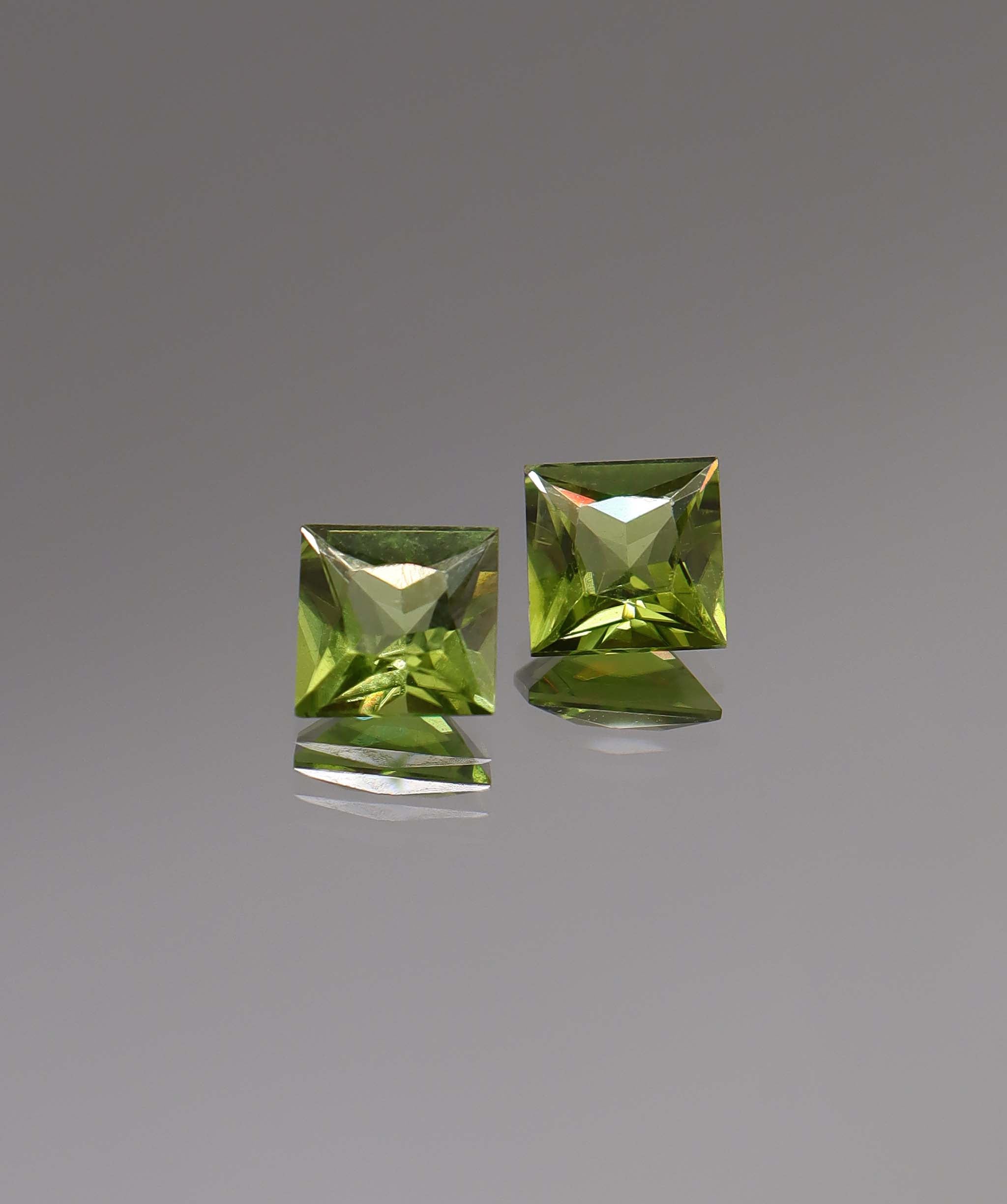 Luxury Promise 3.06ct Peridot PAIR Princess DXBCS0073