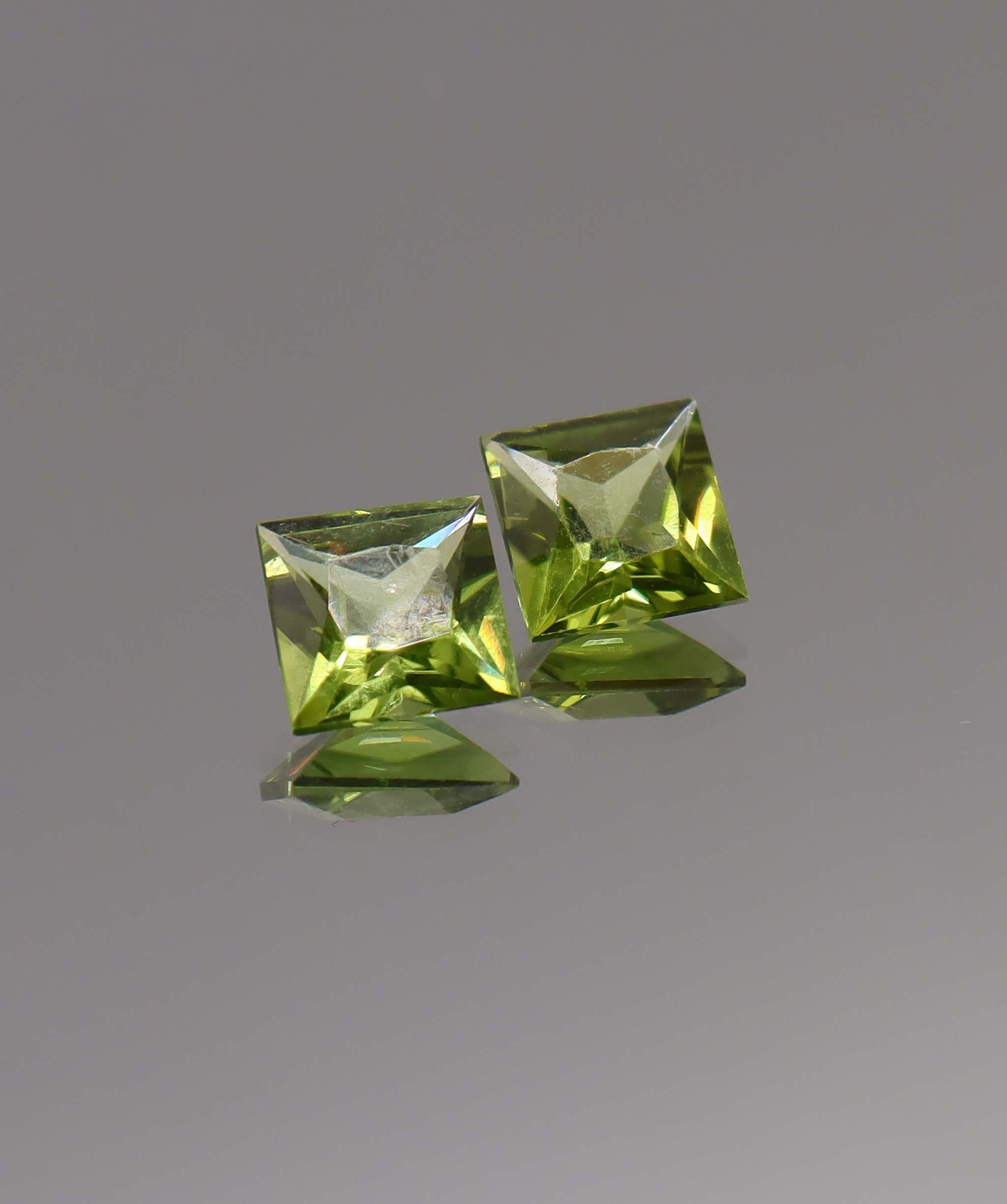 Luxury Promise 3.06ct Peridot PAIR Princess DXBCS0073
