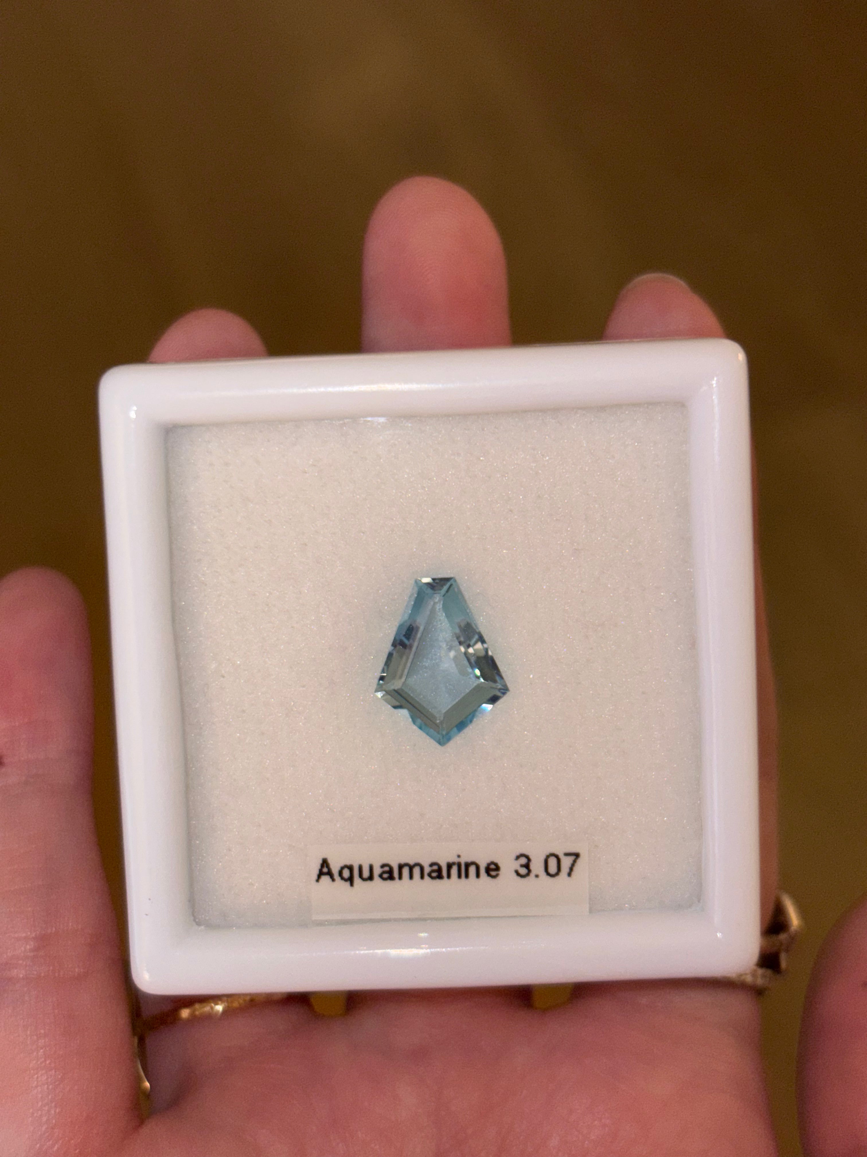 Luxury Promise 3.07ct Aquamarine DXBCD0351