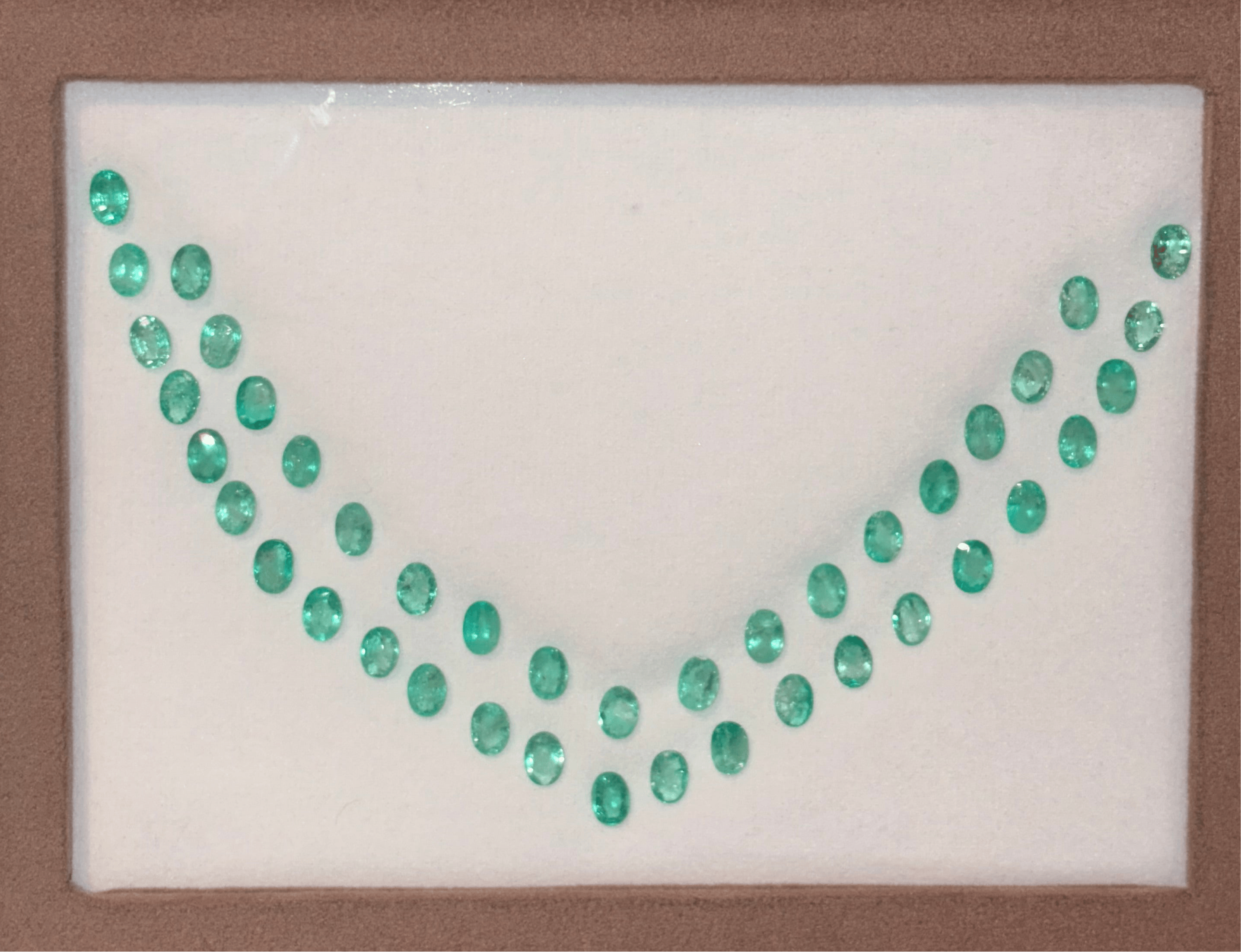Luxury Promise 33.00ct Colombian Emerald Layout DXBCD0319