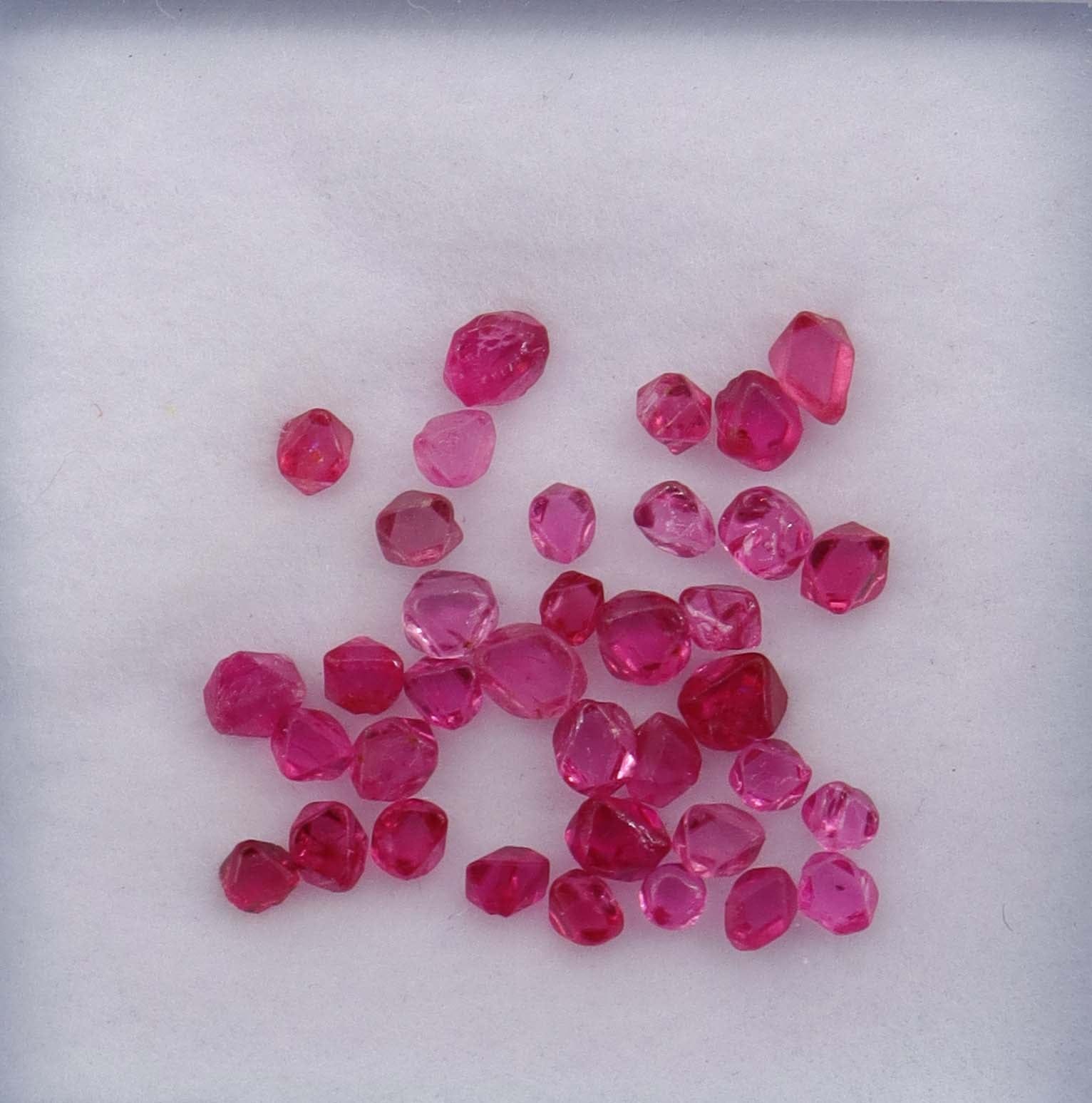 Luxury Promise 4.03ct Jedi Neon Pink Spinel Rough Crystals (35pcs) DXBCS2205