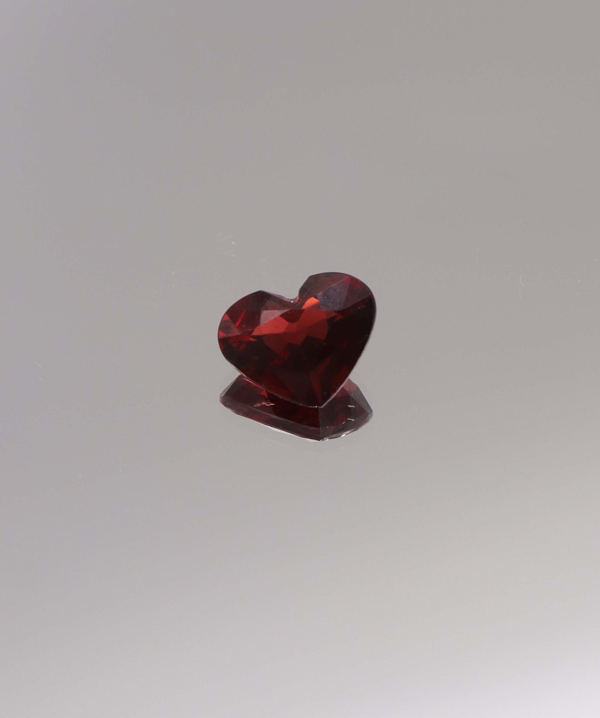 Luxury Promise 4.04ct Garnet Heart  DXBCS1232