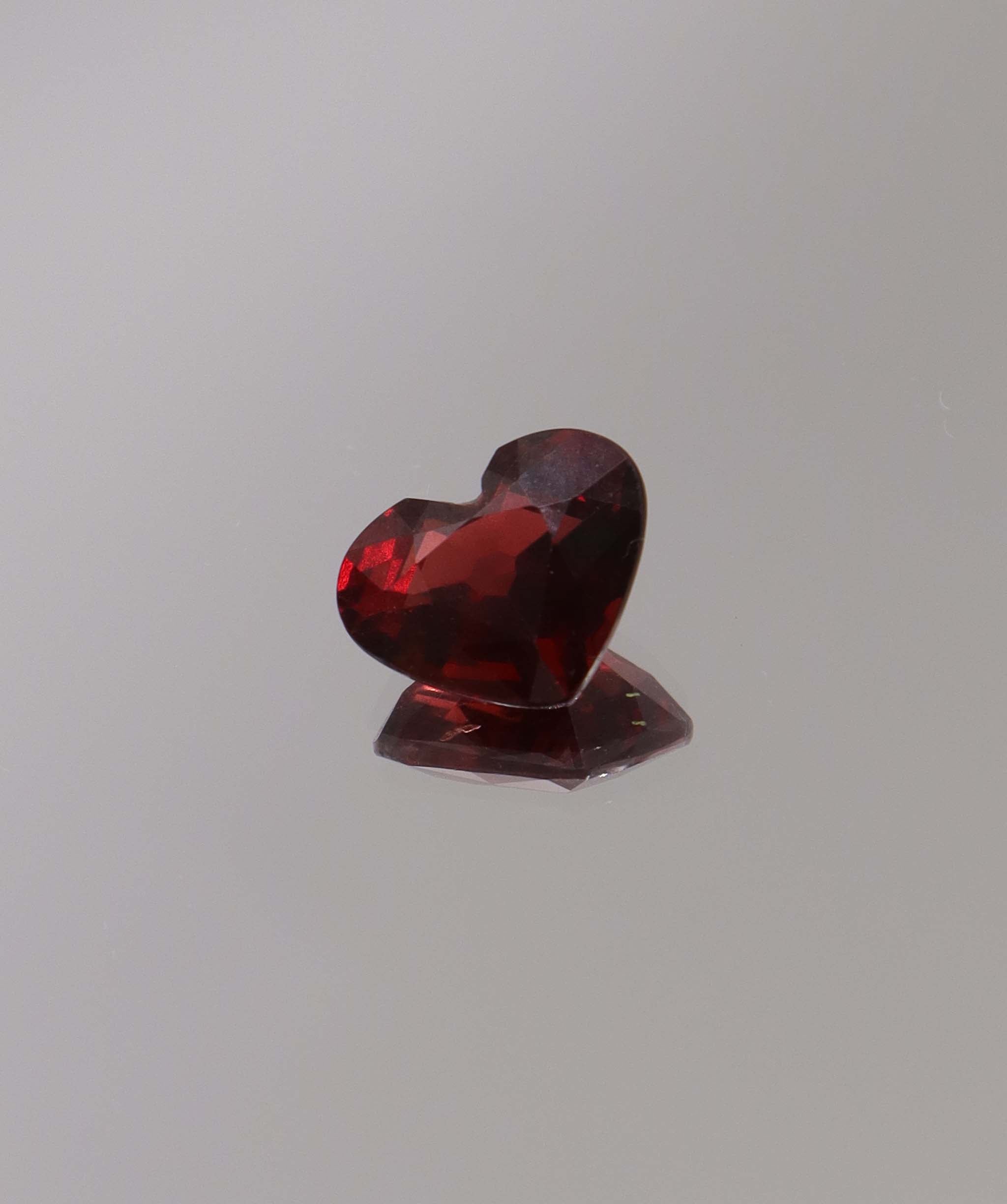 Luxury Promise 4.04ct Garnet Heart  DXBCS1232