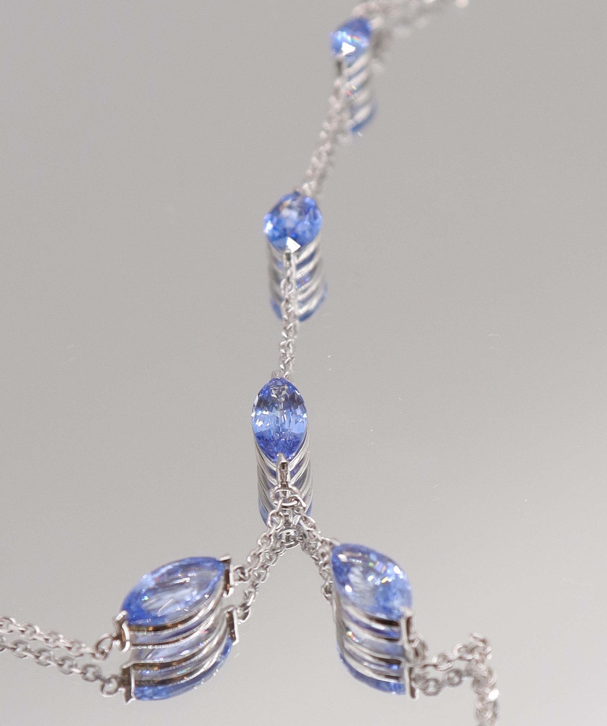 Luxury Promise 4.27CT NATURAL UNHEATED CORNFLOWER BLUE SAPP HAND CHAIN (5 PCS 18K WG) MS 8993