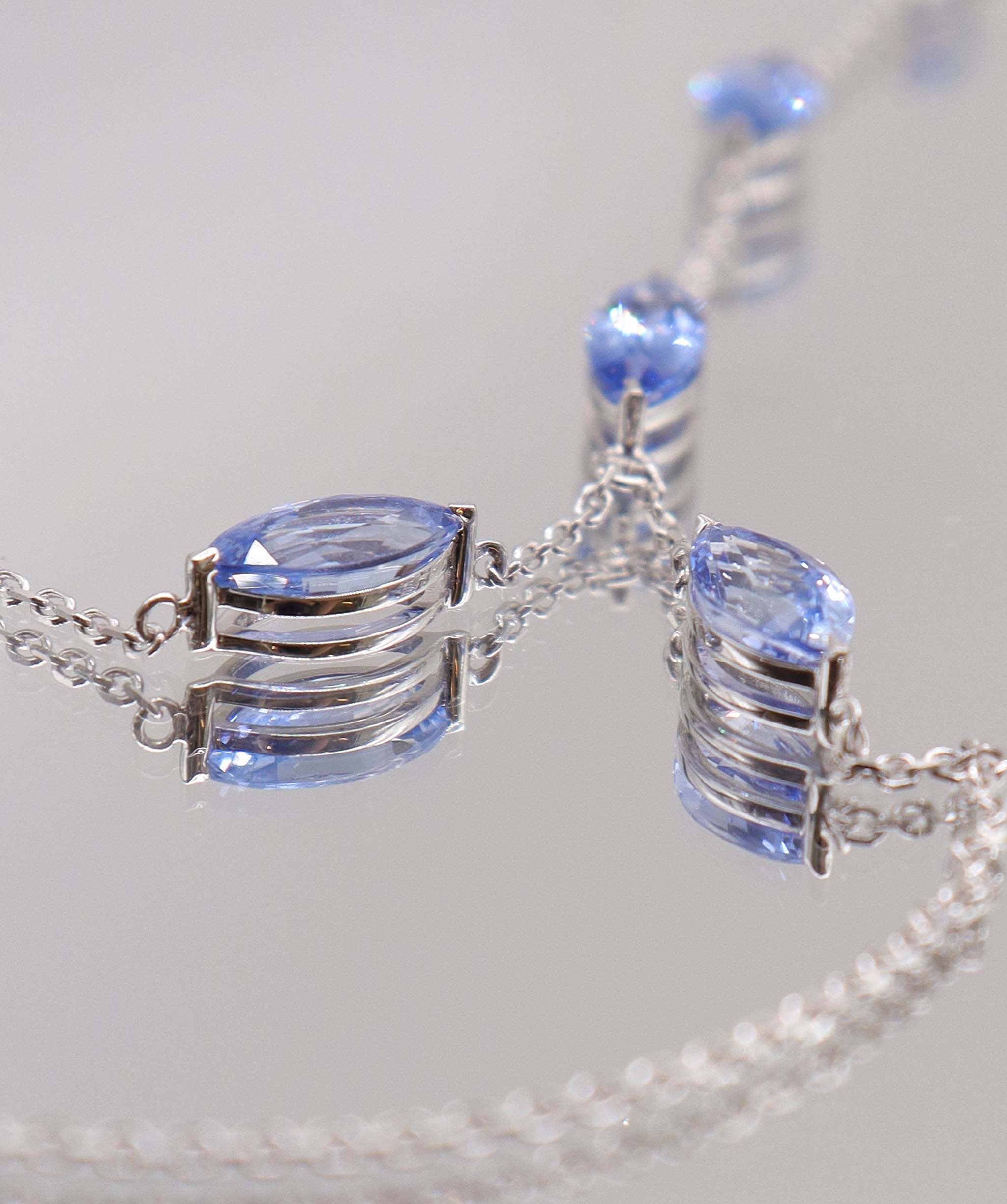 Luxury Promise 4.27CT NATURAL UNHEATED CORNFLOWER BLUE SAPP HAND CHAIN (5 PCS 18K WG) MS 8993
