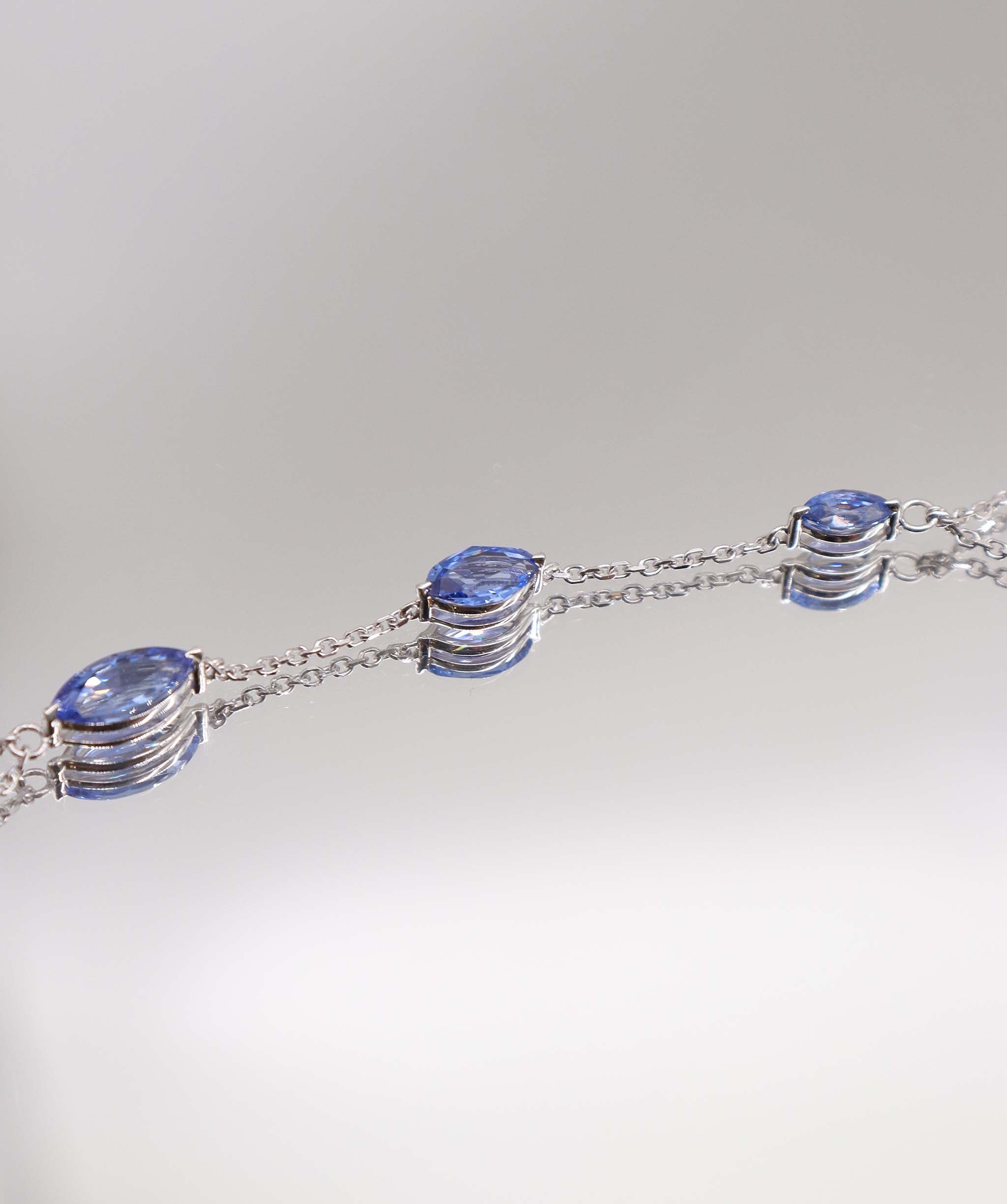 Luxury Promise 4.27CT NATURAL UNHEATED CORNFLOWER BLUE SAPP HAND CHAIN (5 PCS 18K WG) MS 8993