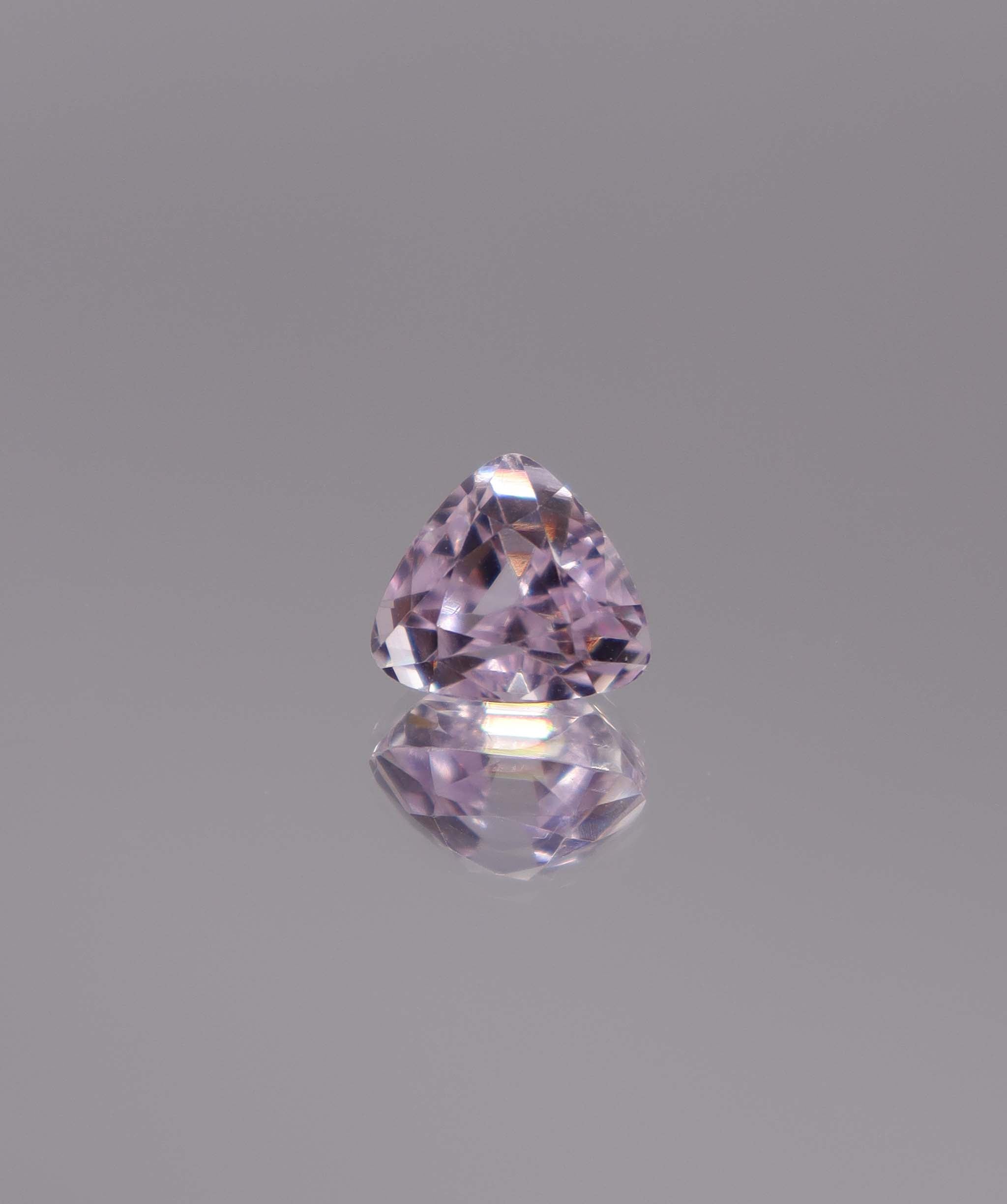 Luxury Promise 4.34ct Kunzite Trillion DXBCS3211