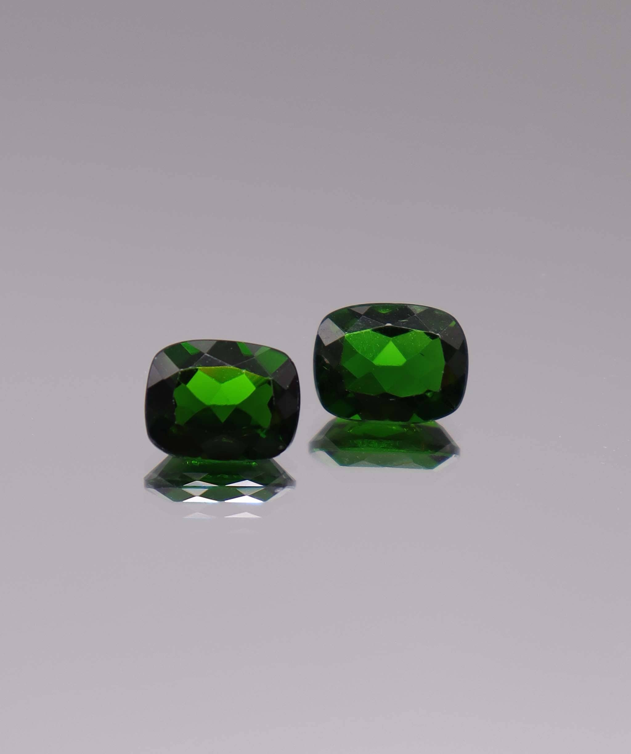 Luxury Promise 4.53ct Chrome Diopside Cushion pair DXBCS3225