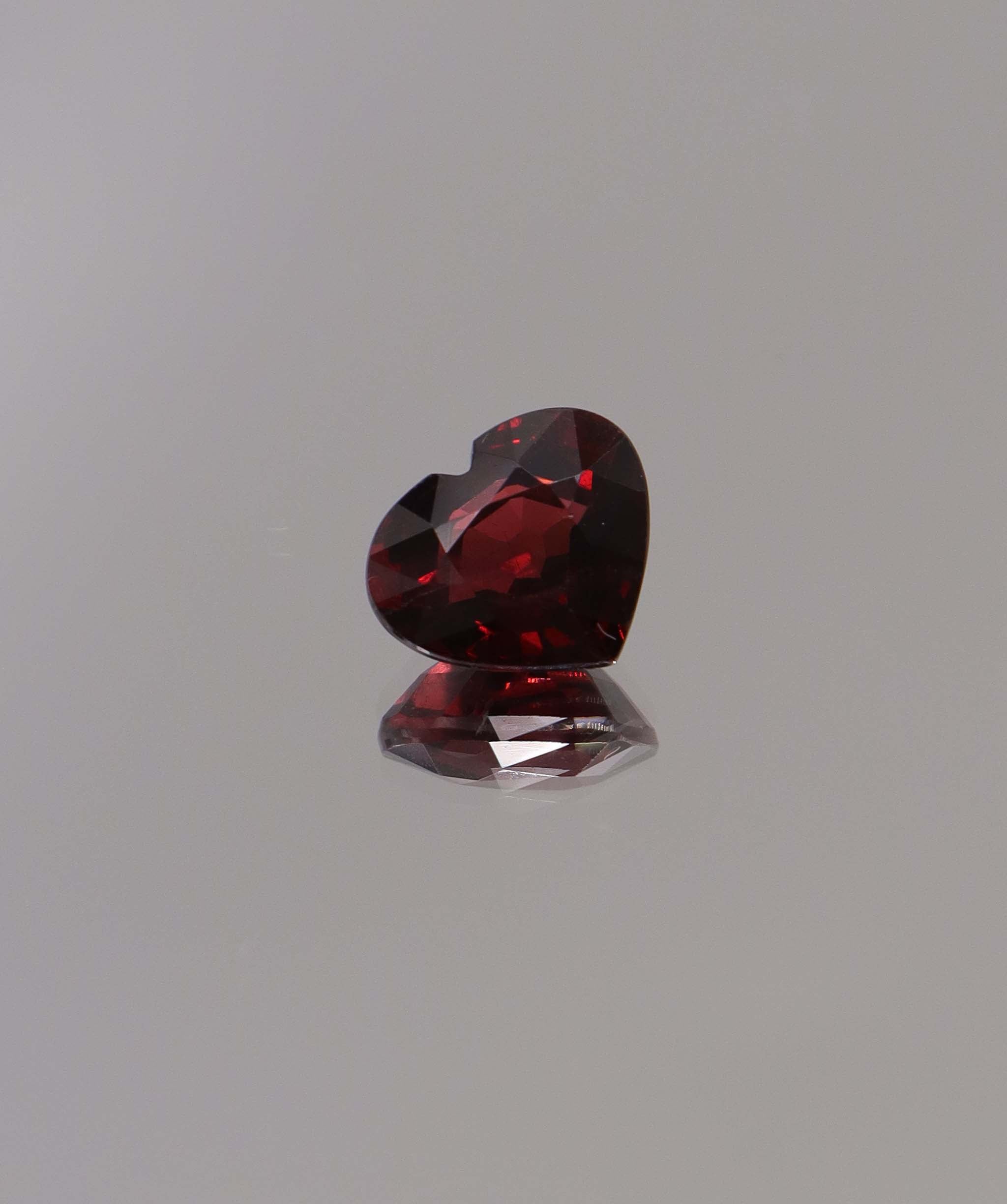 Luxury Promise 4.60ct Garnet Heart  DXBCS1231