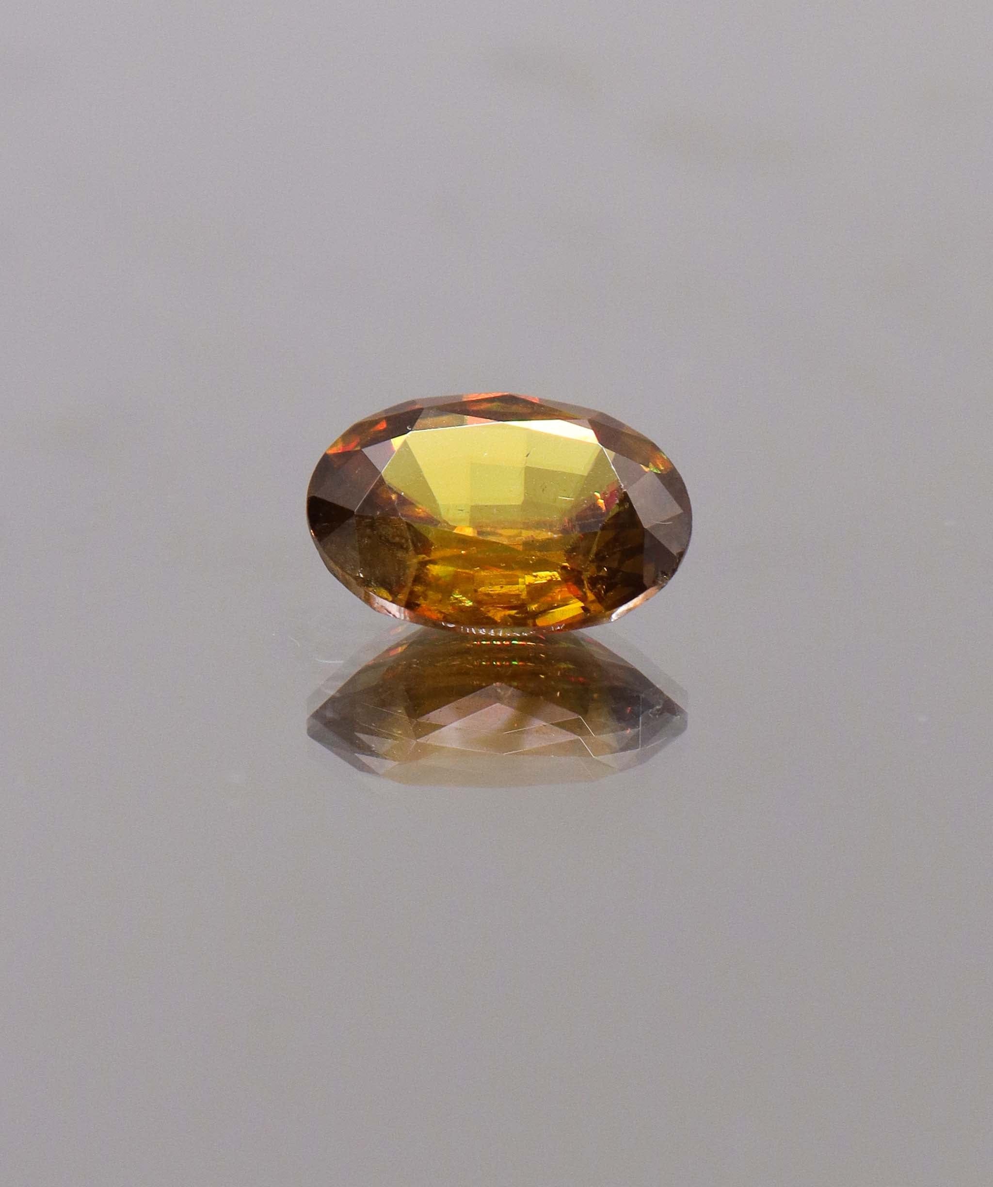 Luxury Promise 4.82ct Sphene DXBS5037