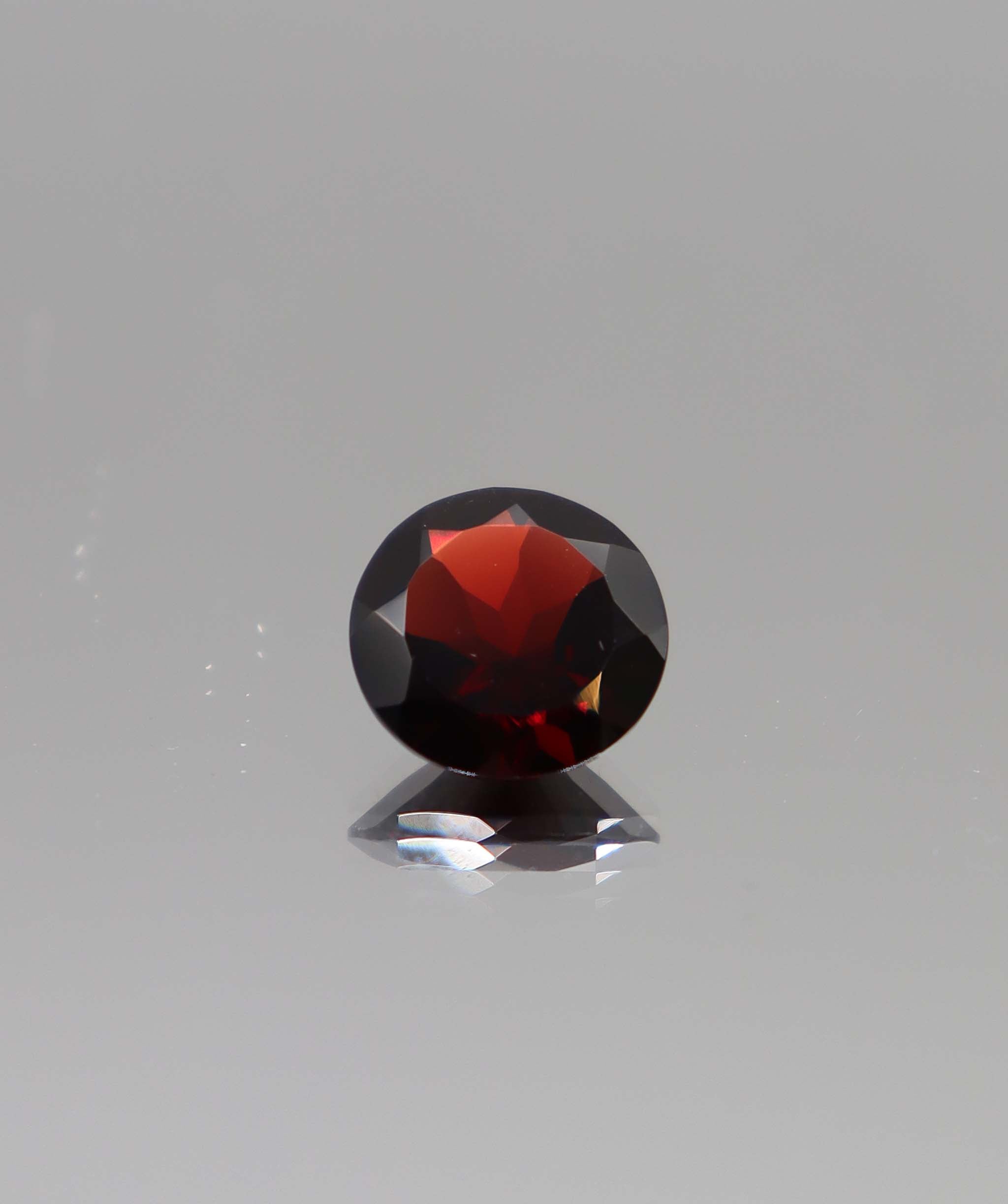 Luxury Promise 4.85ct Red Garnet Round DXBCS2863