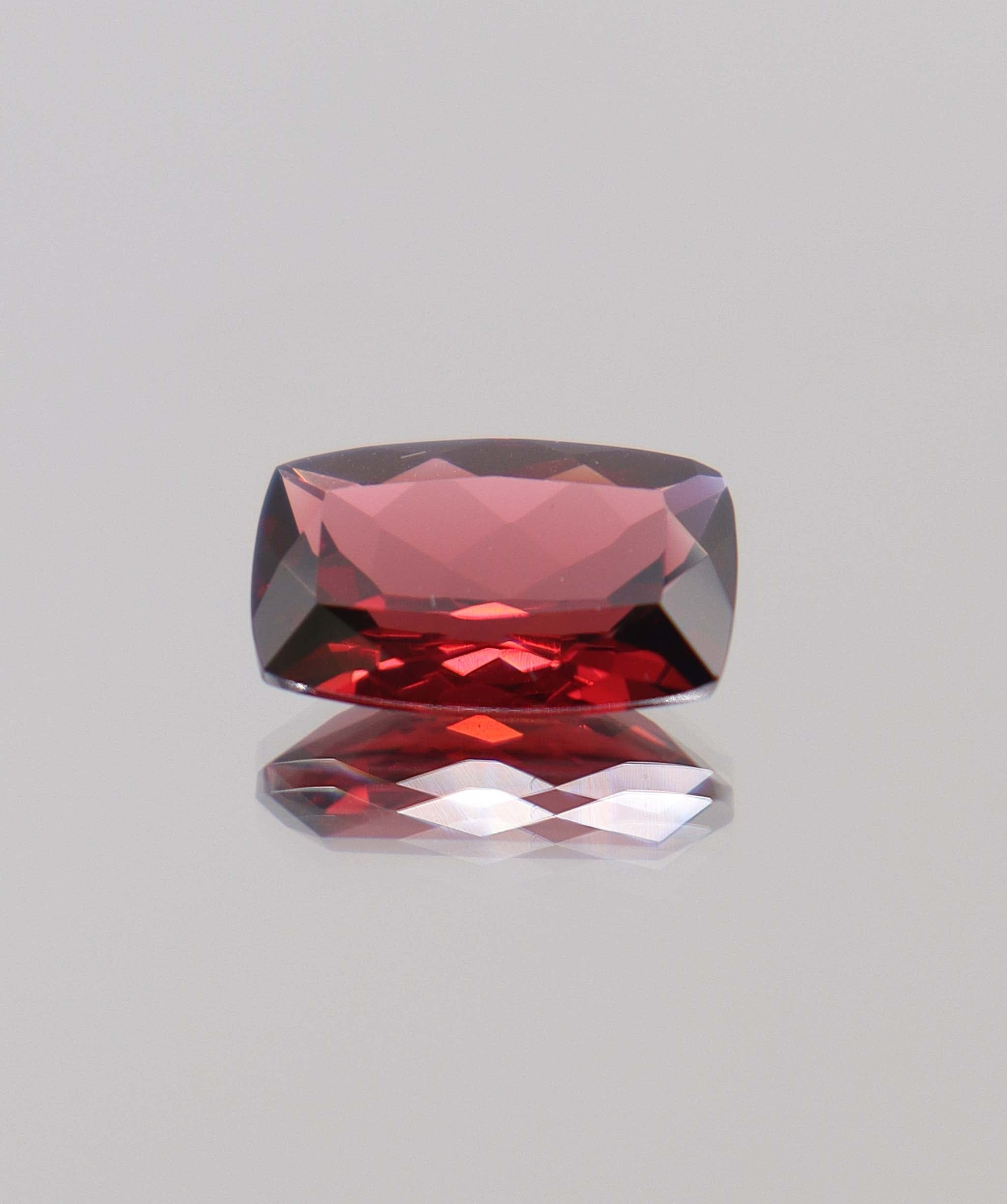 Luxury Promise 5.55ct Almandine Cushion DXBCS0390