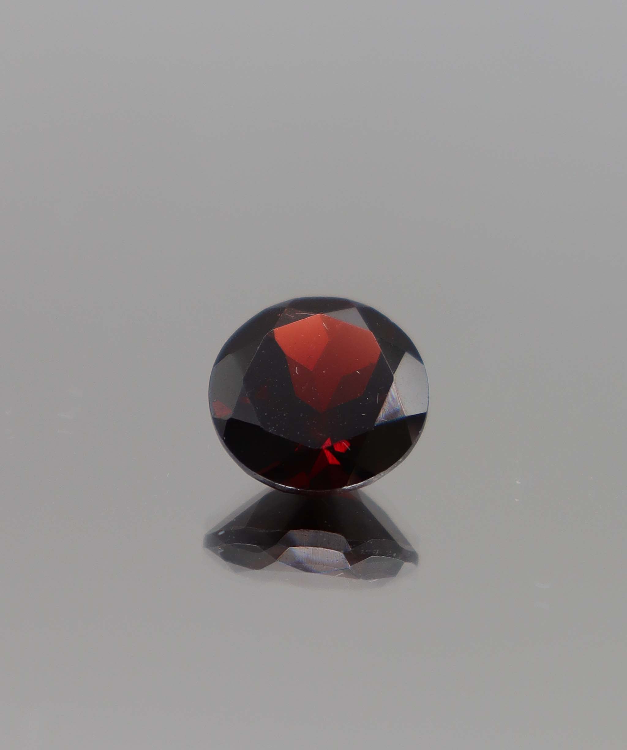 Luxury Promise 5.70ct Red Garnet Round DXBCS2865