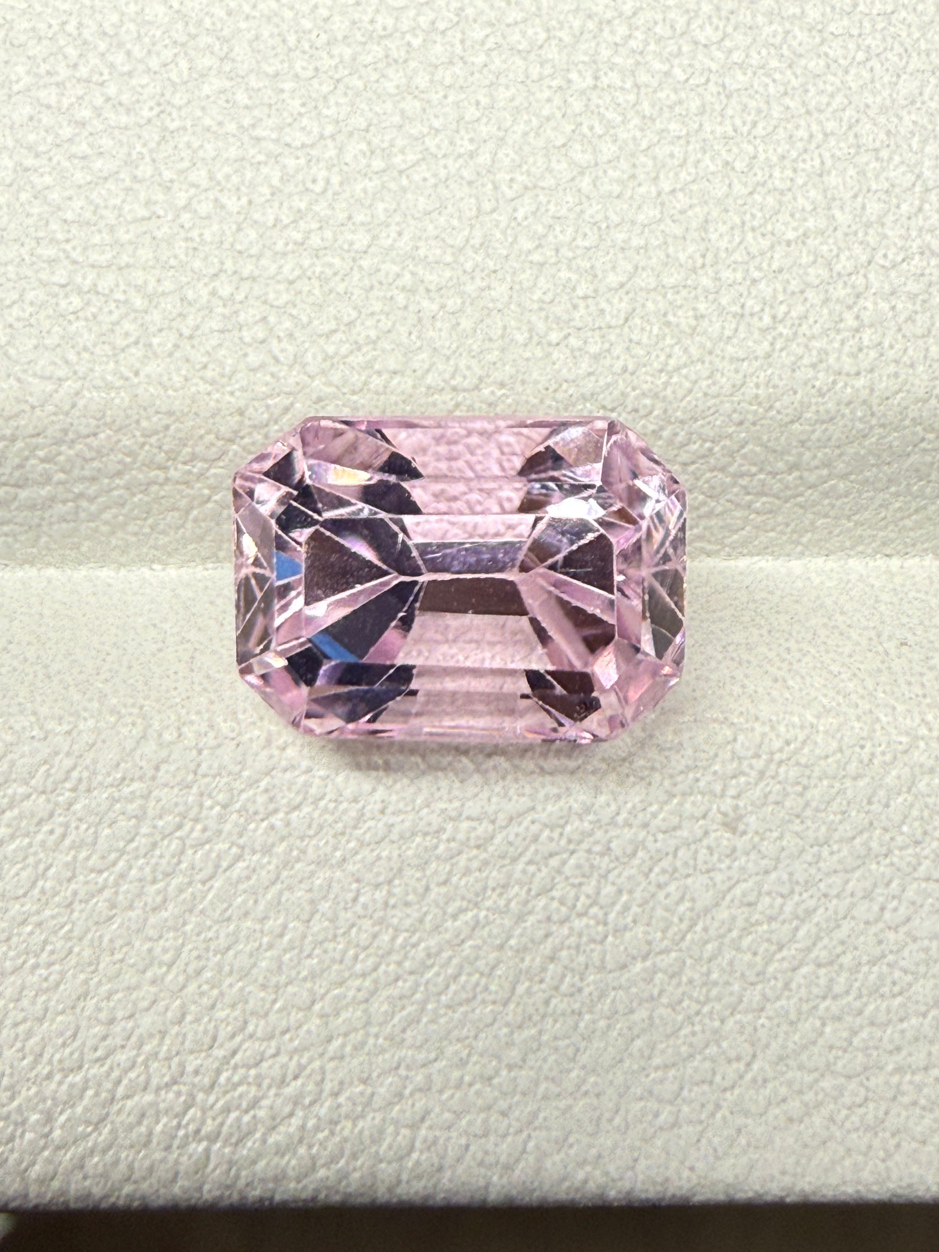 Luxury Promise 6.15ct Kunzite Emerald DXBCS0111