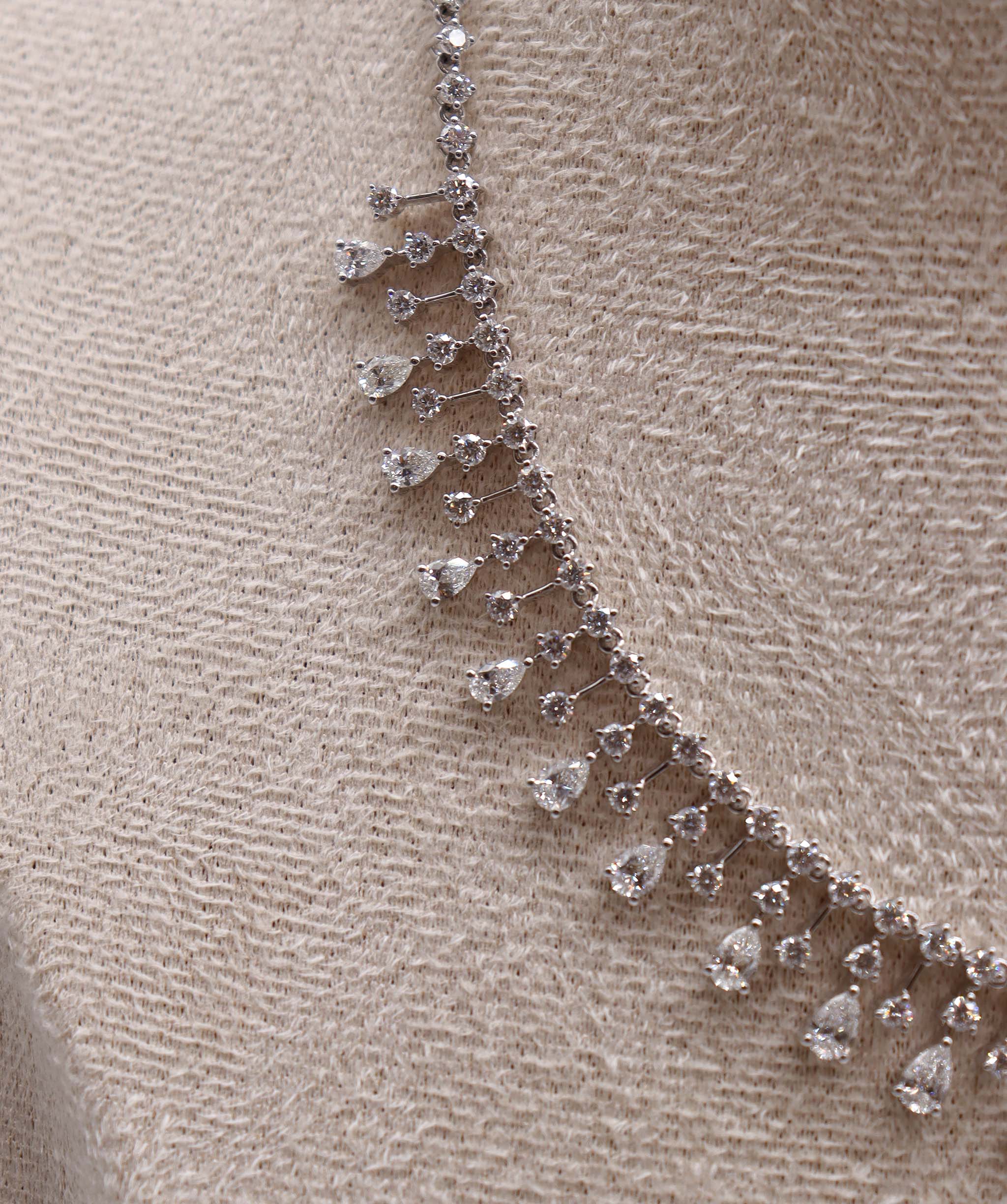 Luxury Promise 6.61ct diamond PENDENT P-F84G