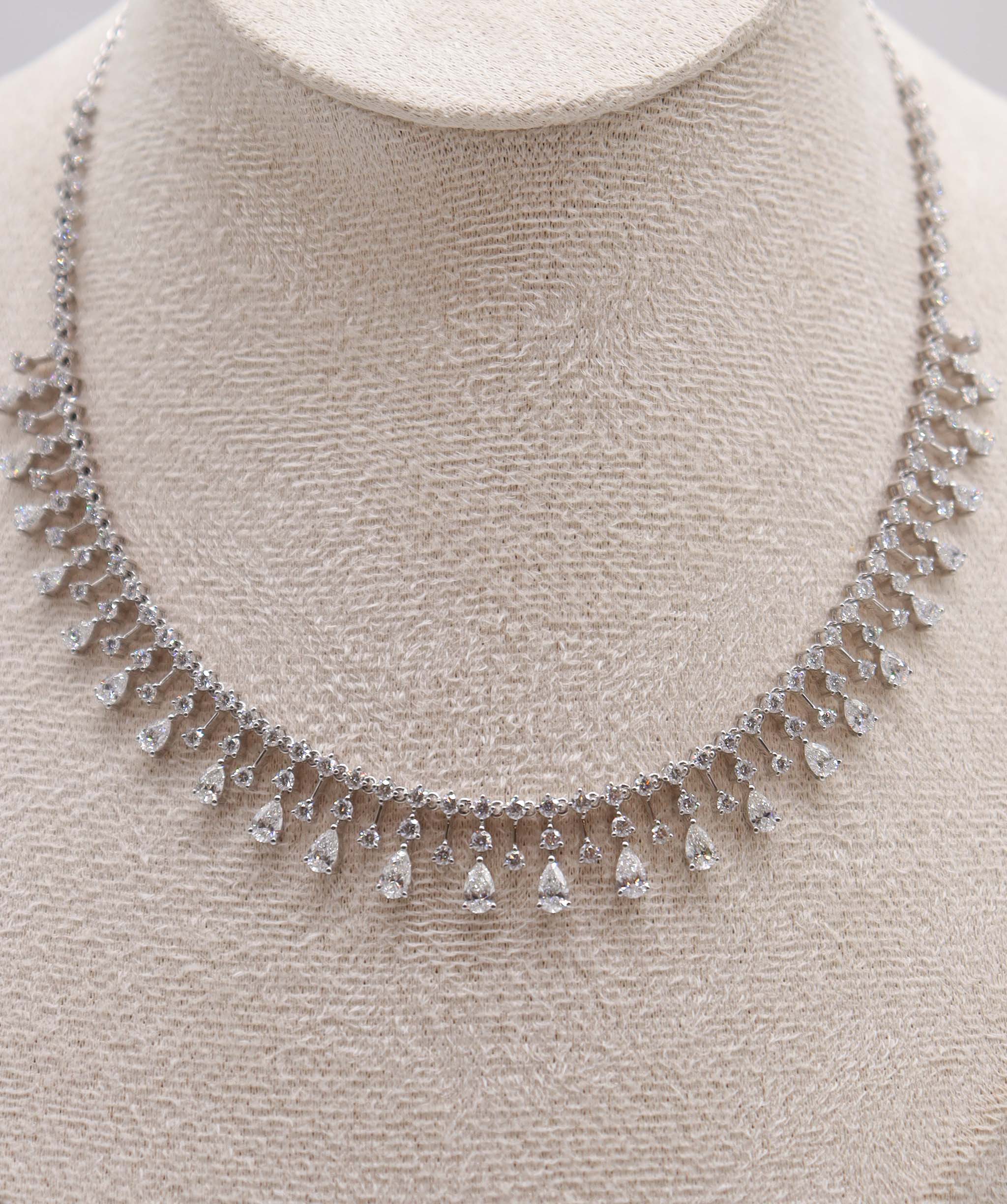 Luxury Promise 6.61ct diamond PENDENT P-F84G