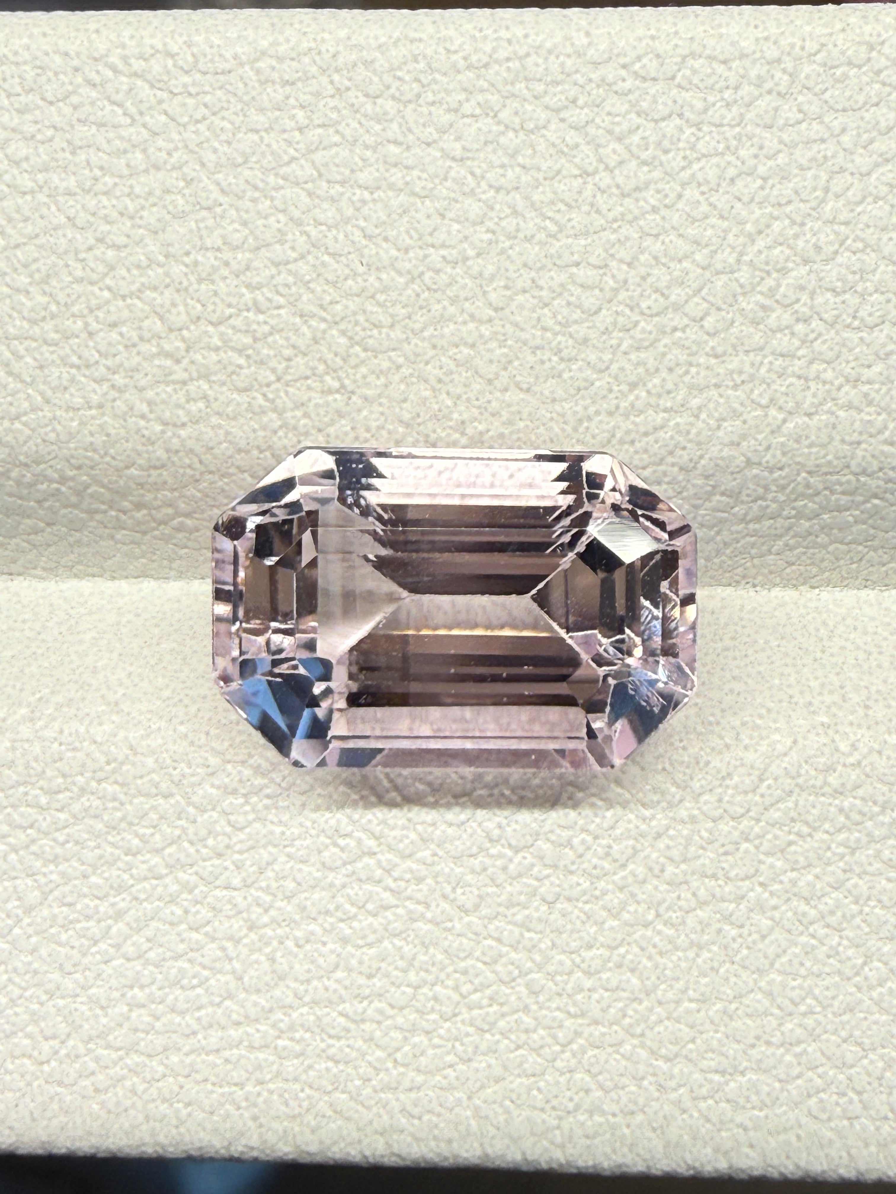 Luxury Promise 6.70ct Kunzite Emerald DXBCS0108