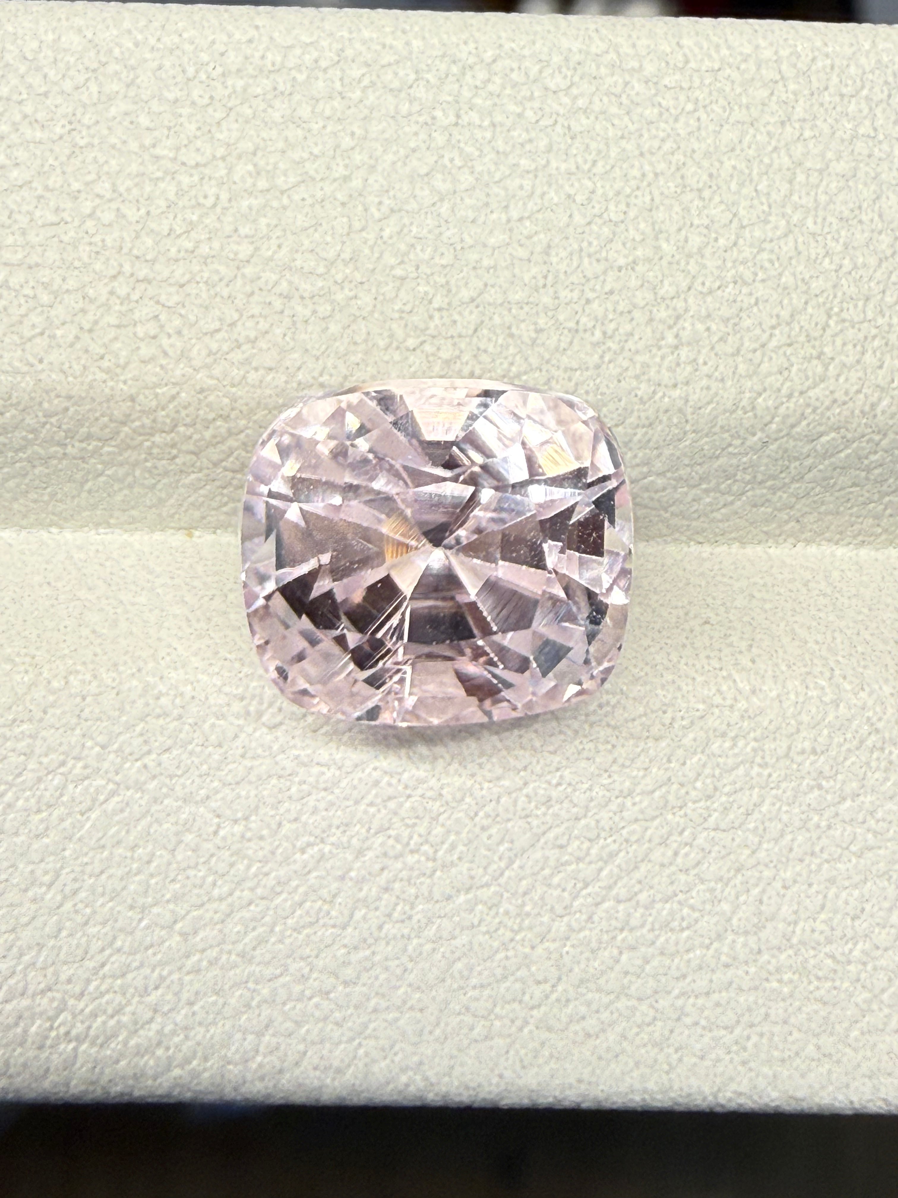 Luxury Promise 7.28ct Kunzite Cushion DXBCS0115