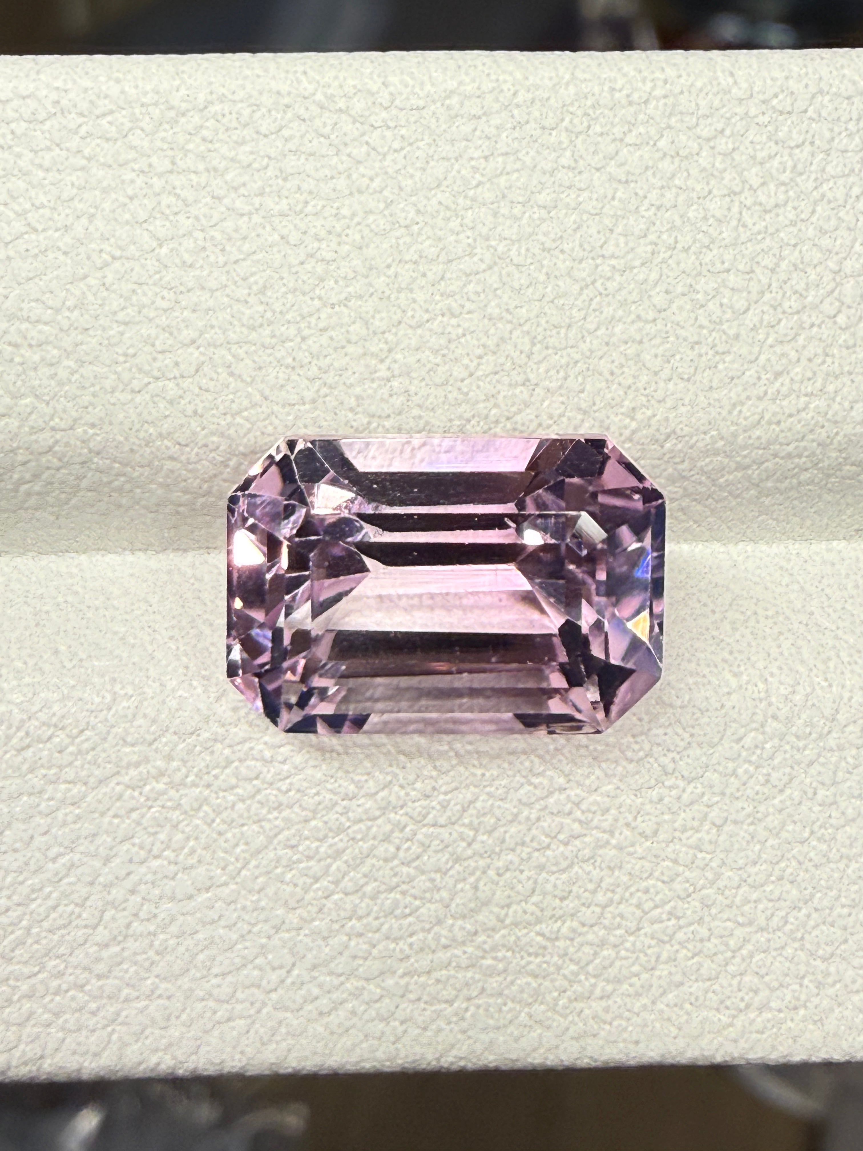 Luxury Promise 8.01ct Kunzite Emerald DXBCS0110