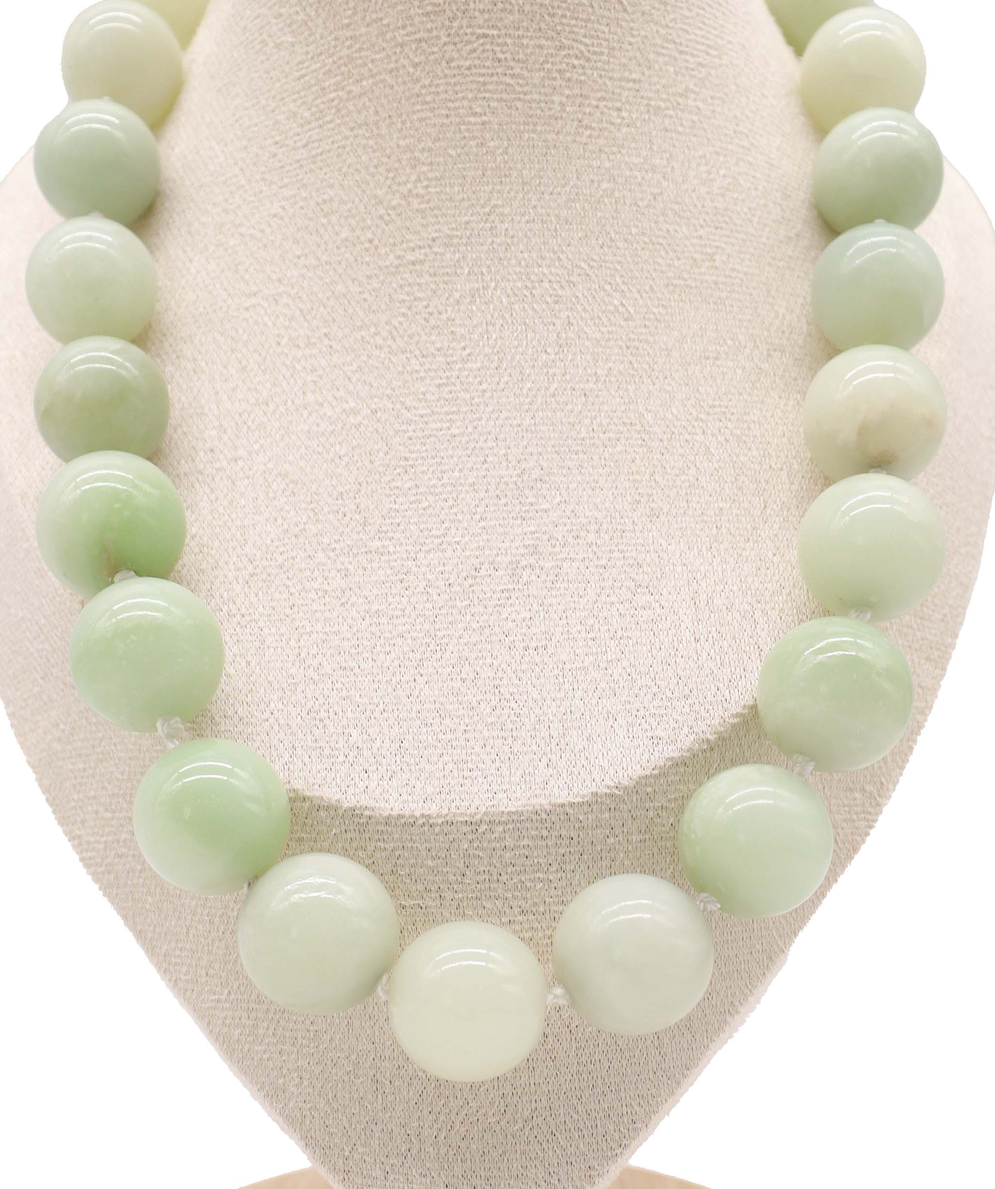 Luxury Promise 800ct Type A Natural Gradient “Mint Green & Cream” Jade Necklace 50cm D17-19mm RDC0810