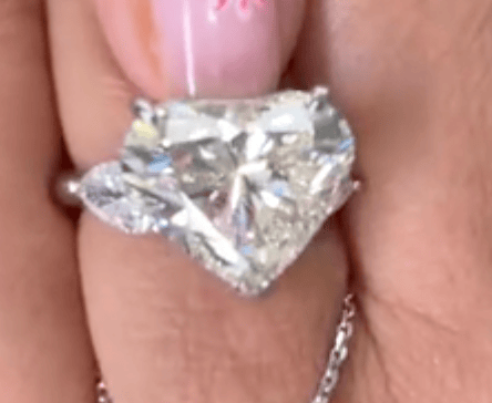 Luxury Promise 8CT GIA ST VVS Heart Shaped Diamond Ring in PT900 / D8.01ct / 1.24ct 4231 JJC1004