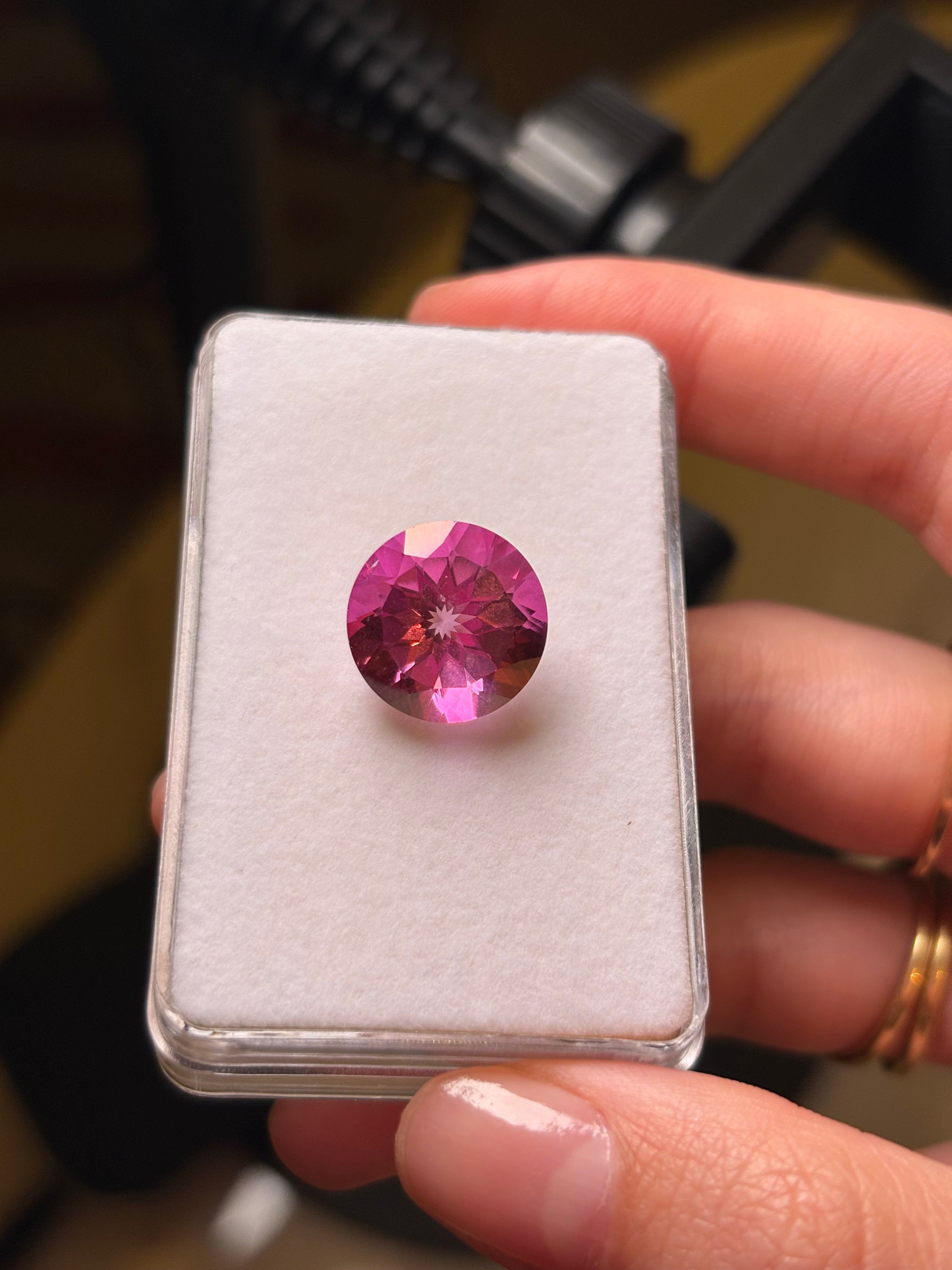 Luxury Promise 9.80ct HOT PINK TOPAZ ROUND DXBCS2769