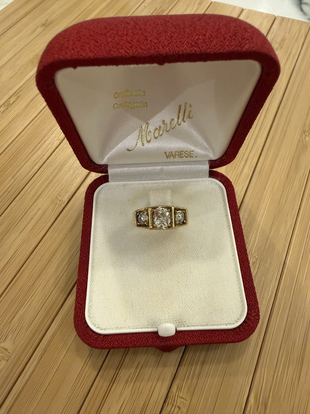 LUXURY PROMISE Antique 18ky Gold 3 diamond ring AKC0694