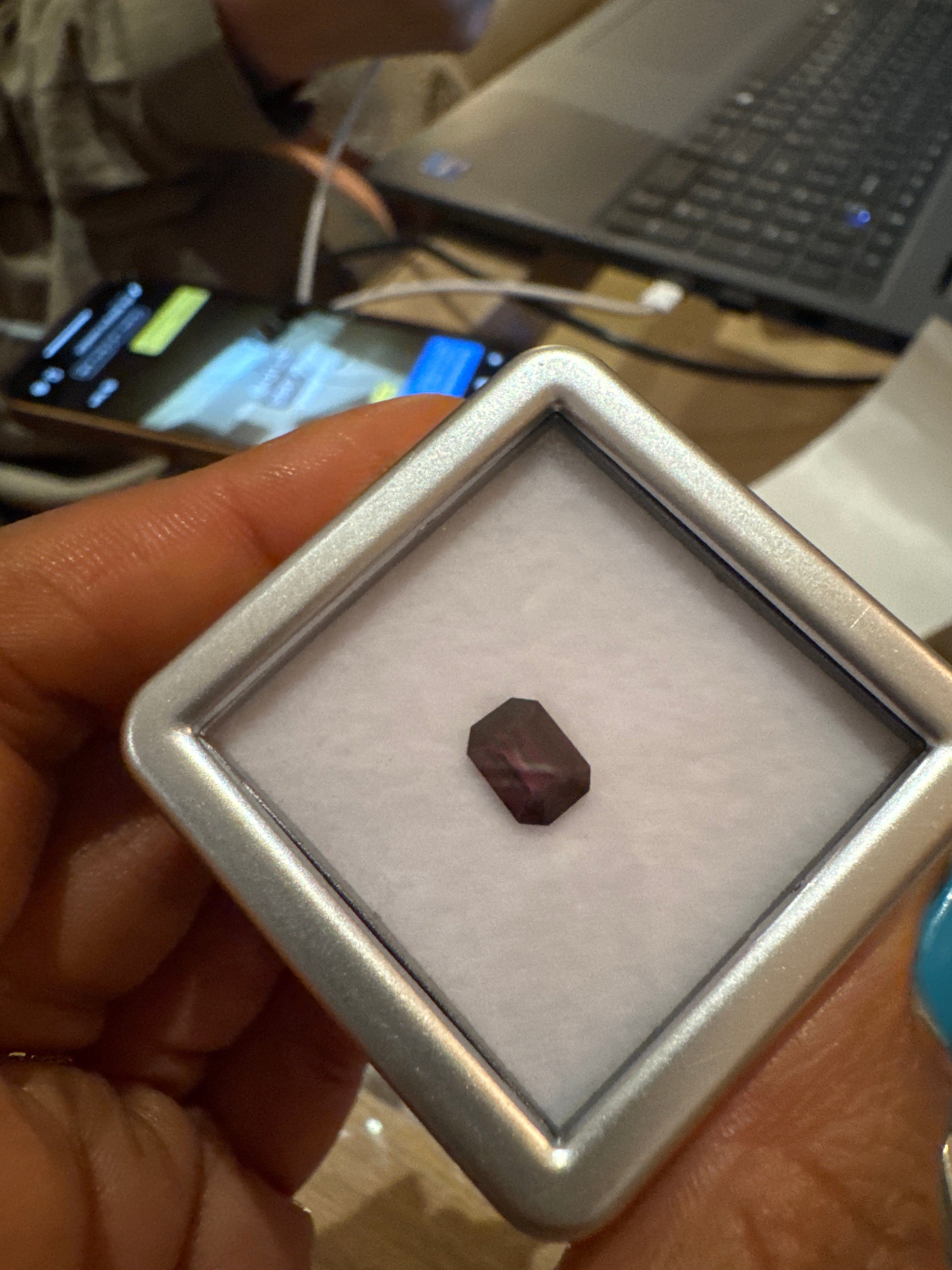 Luxury Promise Burmese red Spinel 2 DXBS5521