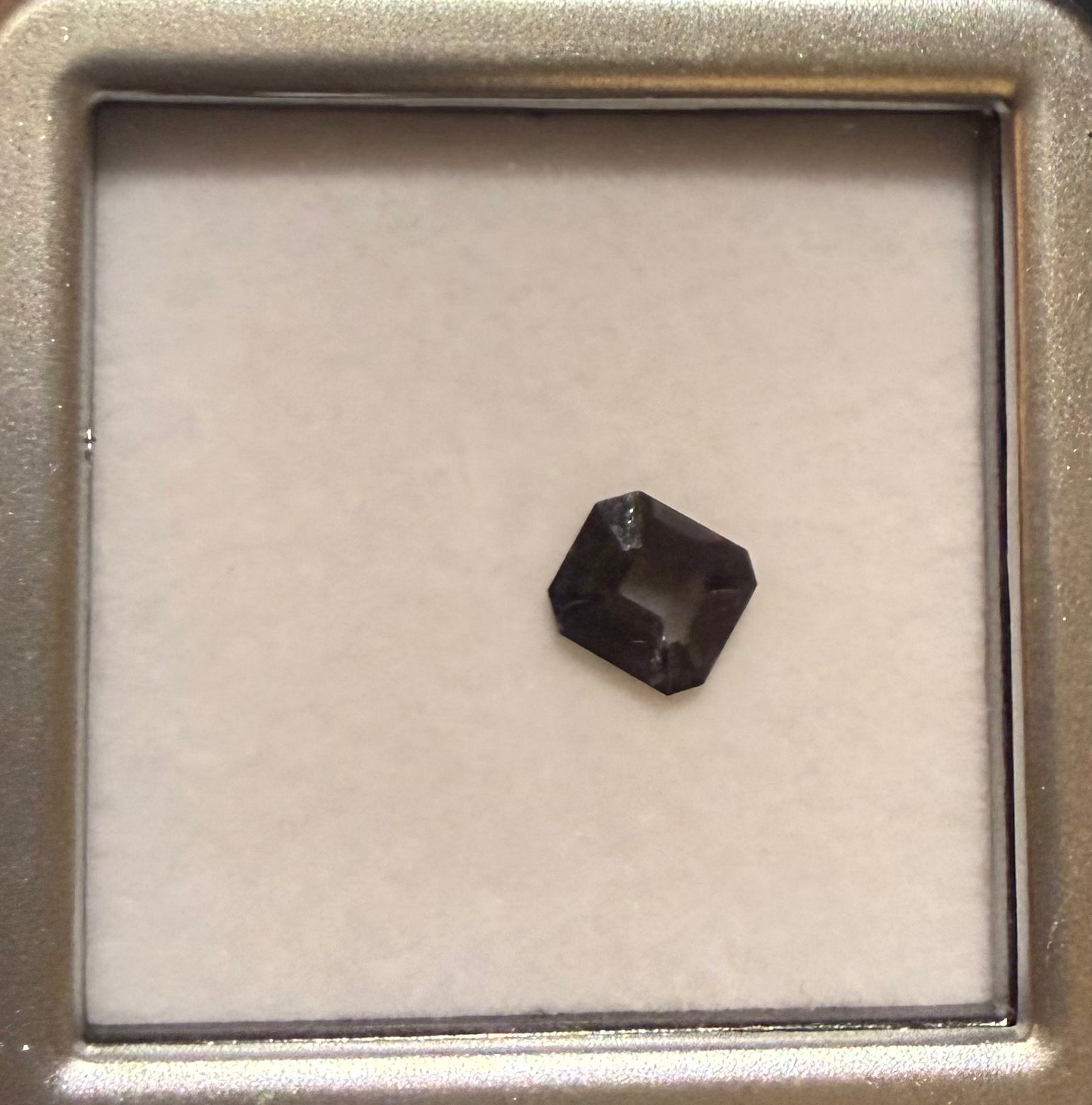 Luxury Promise Burmese Spinel 11 DXBS5530