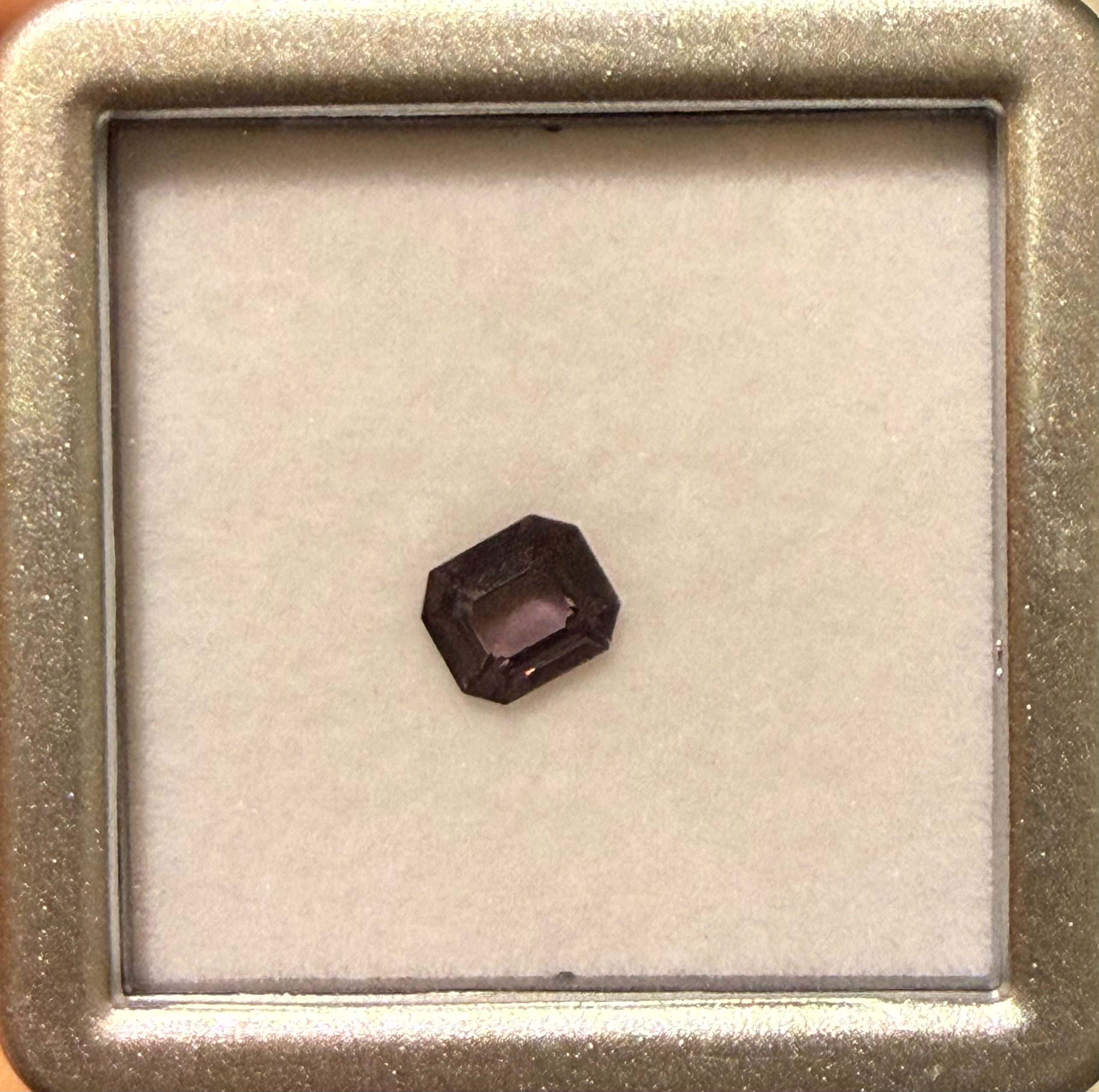 Luxury Promise Burmese Spinel 17 DXBS5536