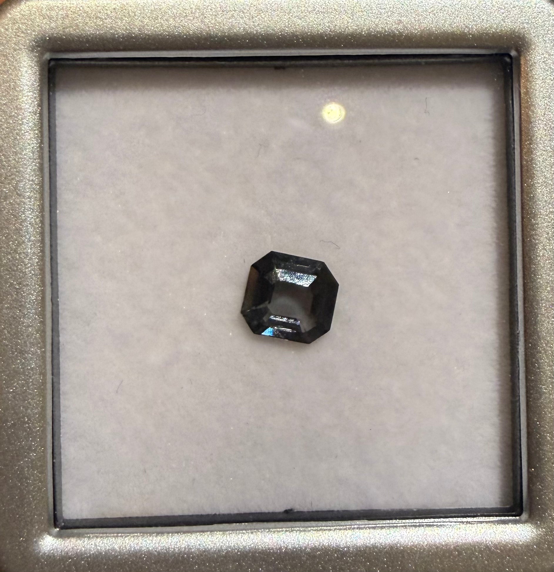Luxury Promise Burmese Spinel 5 DXBS5524