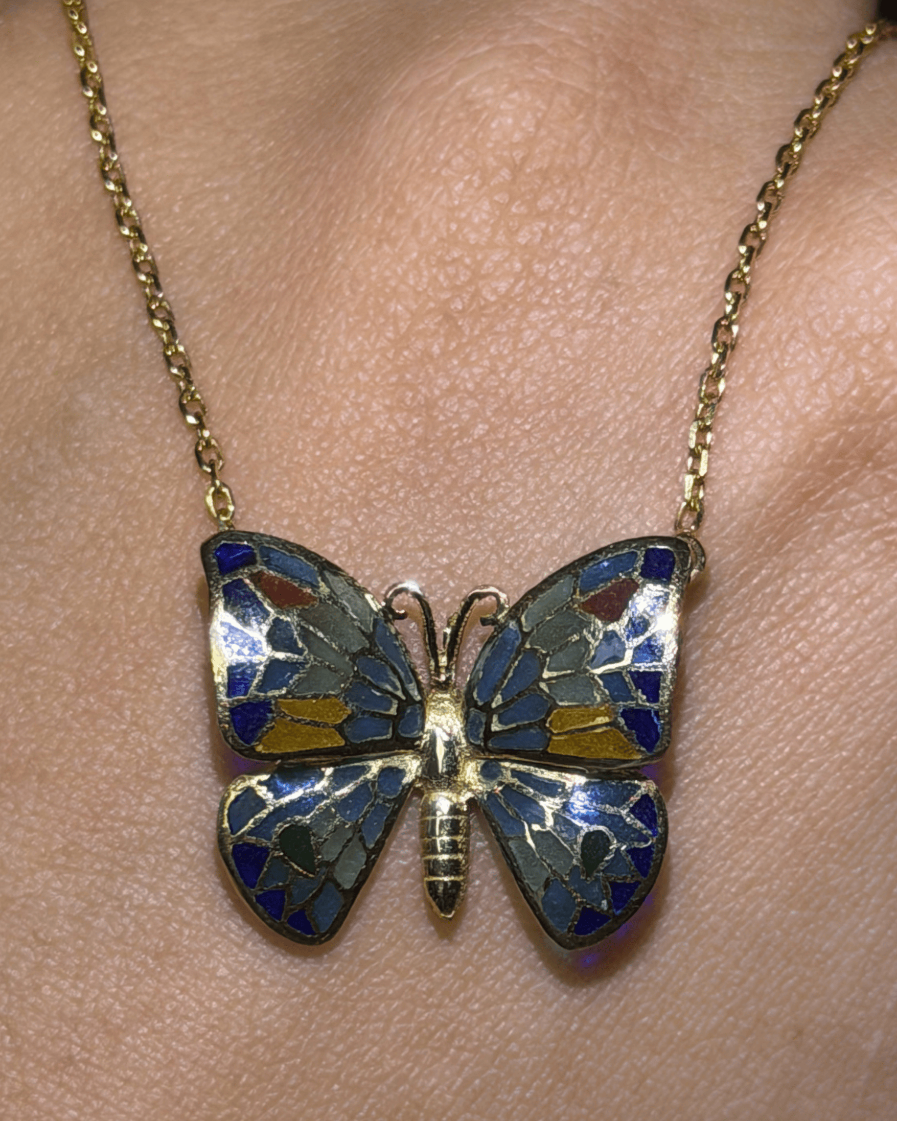 Luxury Promise Butterfly Necklace with Enamel in 18K / 3.9g  444ZN JJC0122
