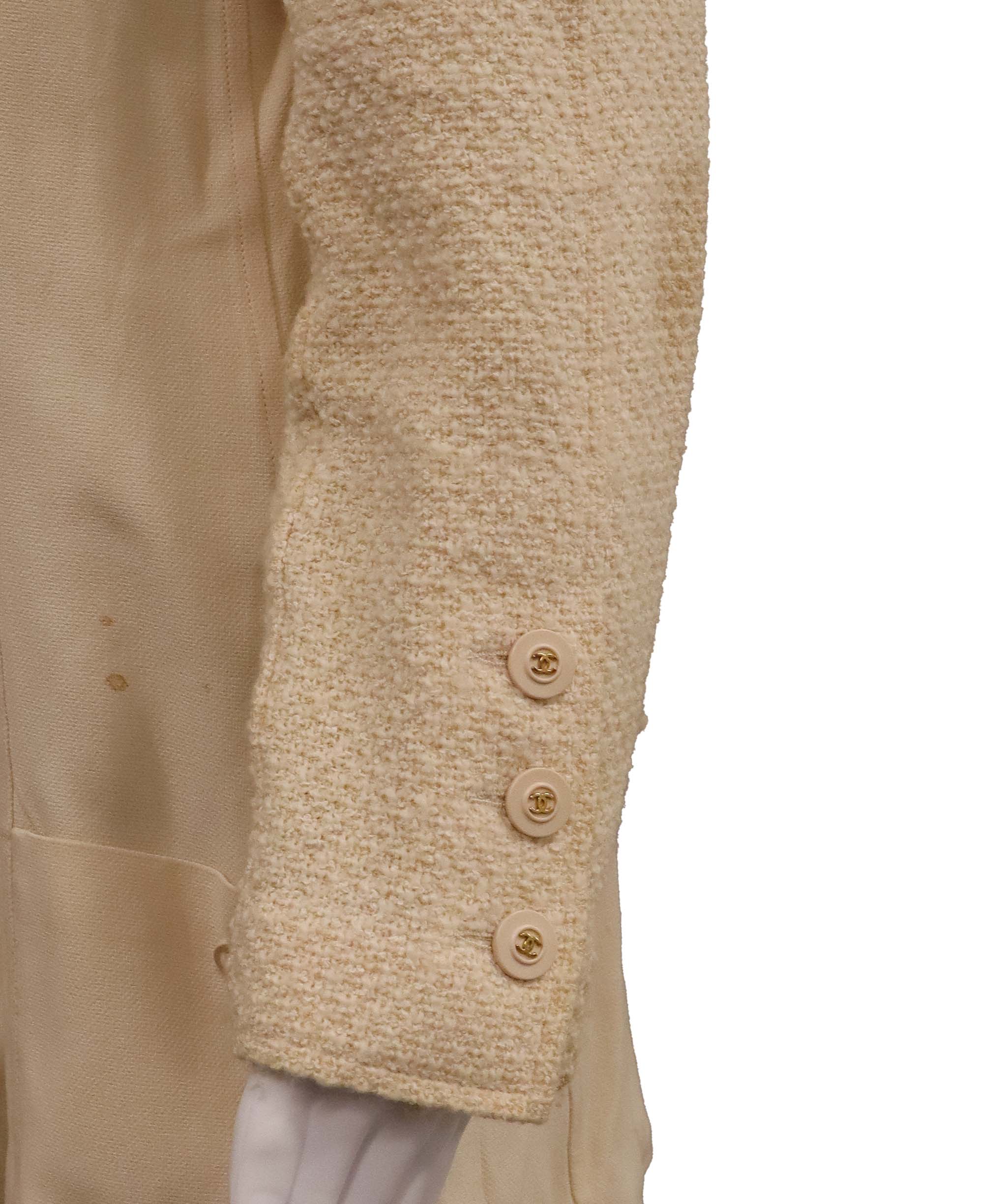 Luxury Promise Chanel Vintage Light Beige Jacket   DXBCS0724