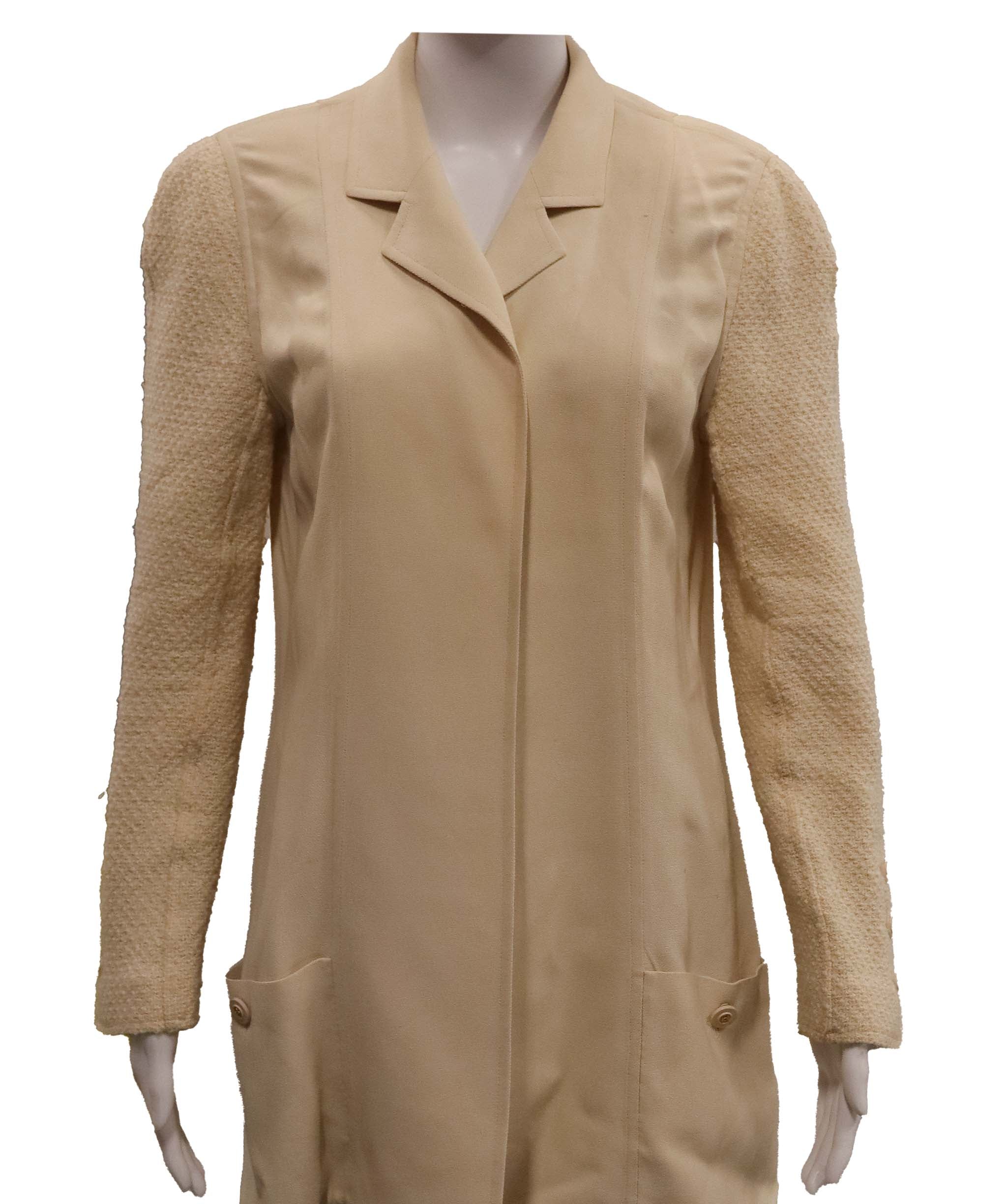 Luxury Promise Chanel Vintage Light Beige Jacket   DXBCS0724