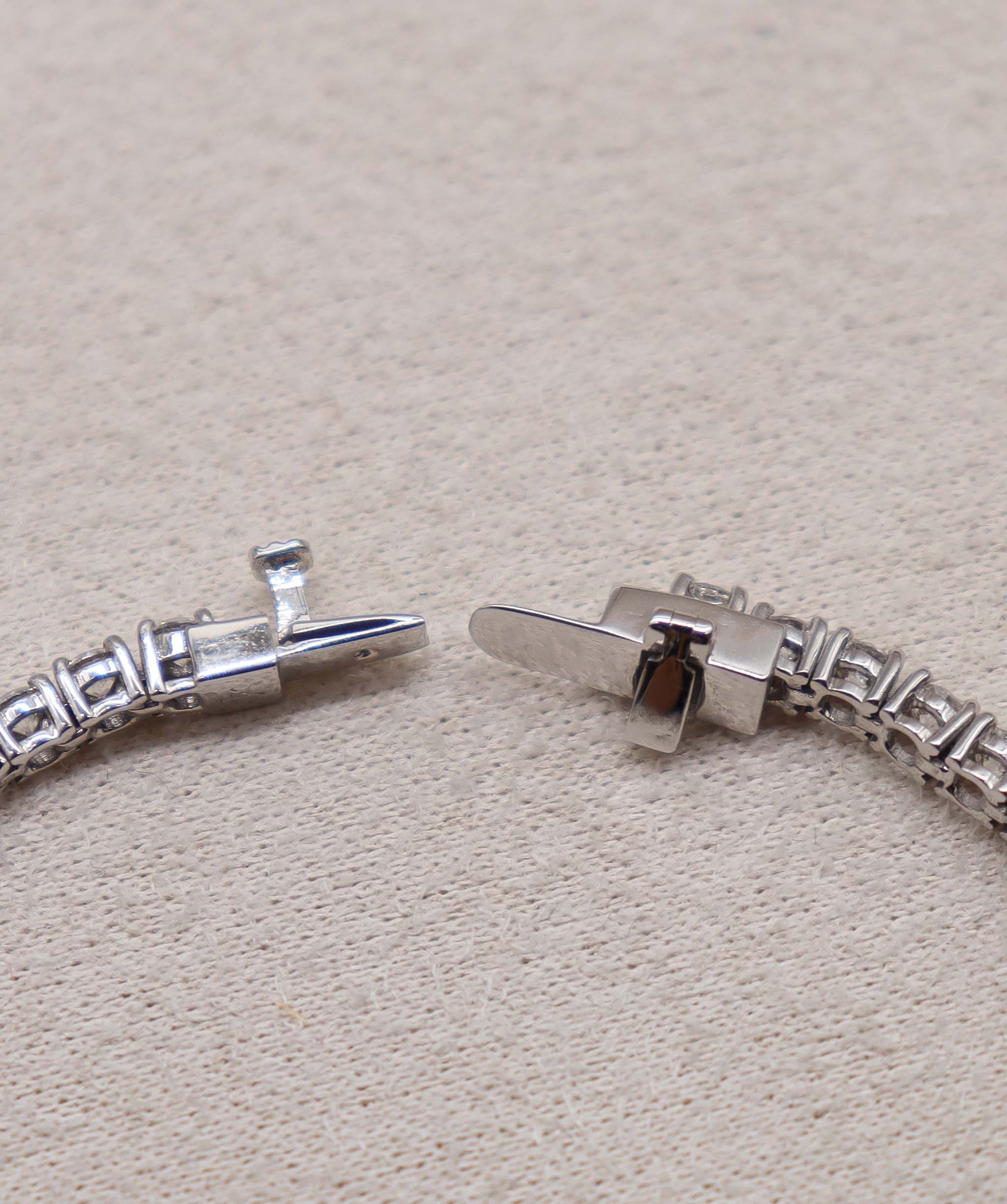 Luxury Promise Classic Tennis Bracelet Diamonds 18k Gold ASC6884