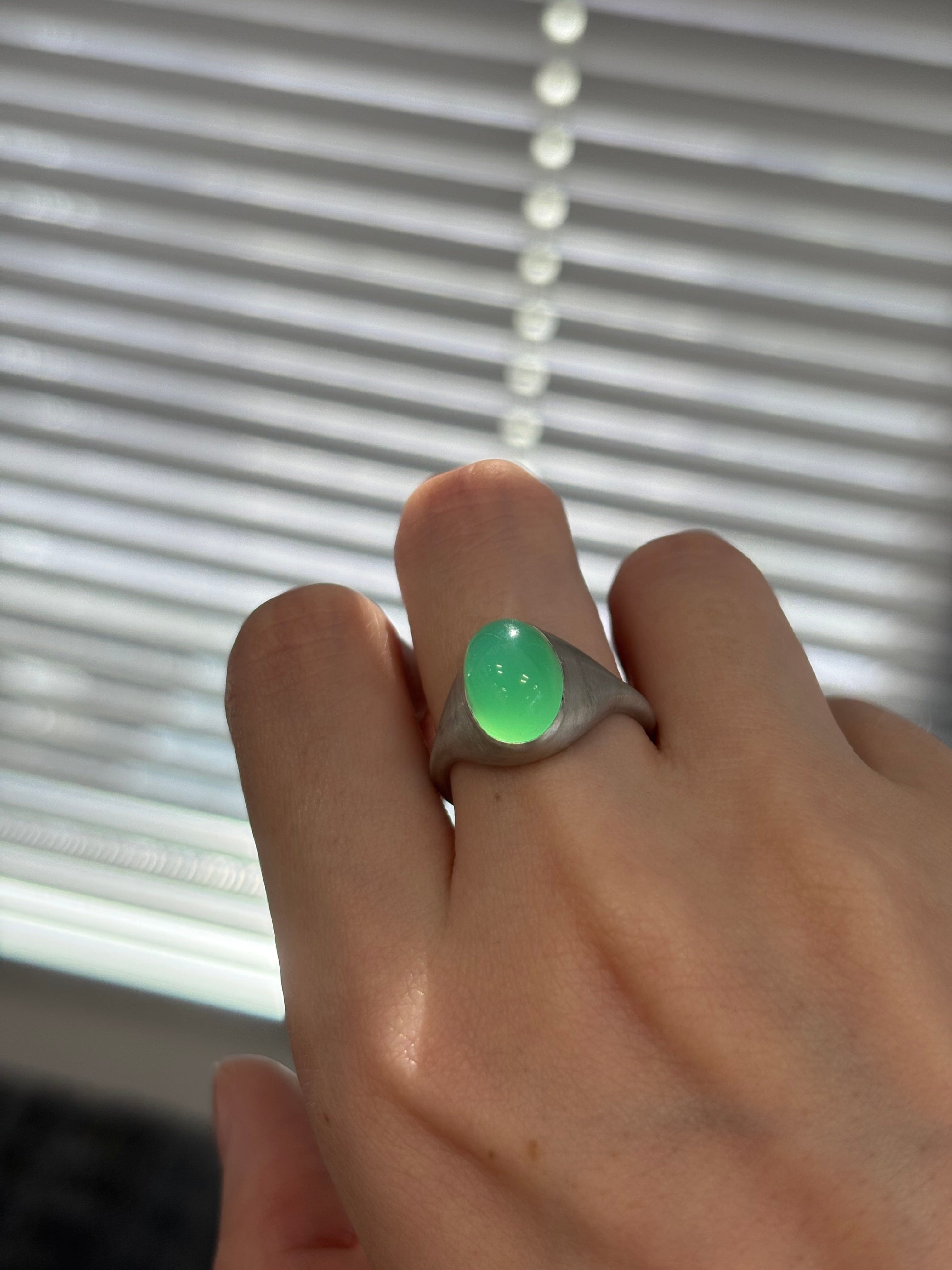 Luxury Promise Divine Green Chrysoprase Ring by Daria 3.94CT in 18K White Gold 6.78g RDC0833