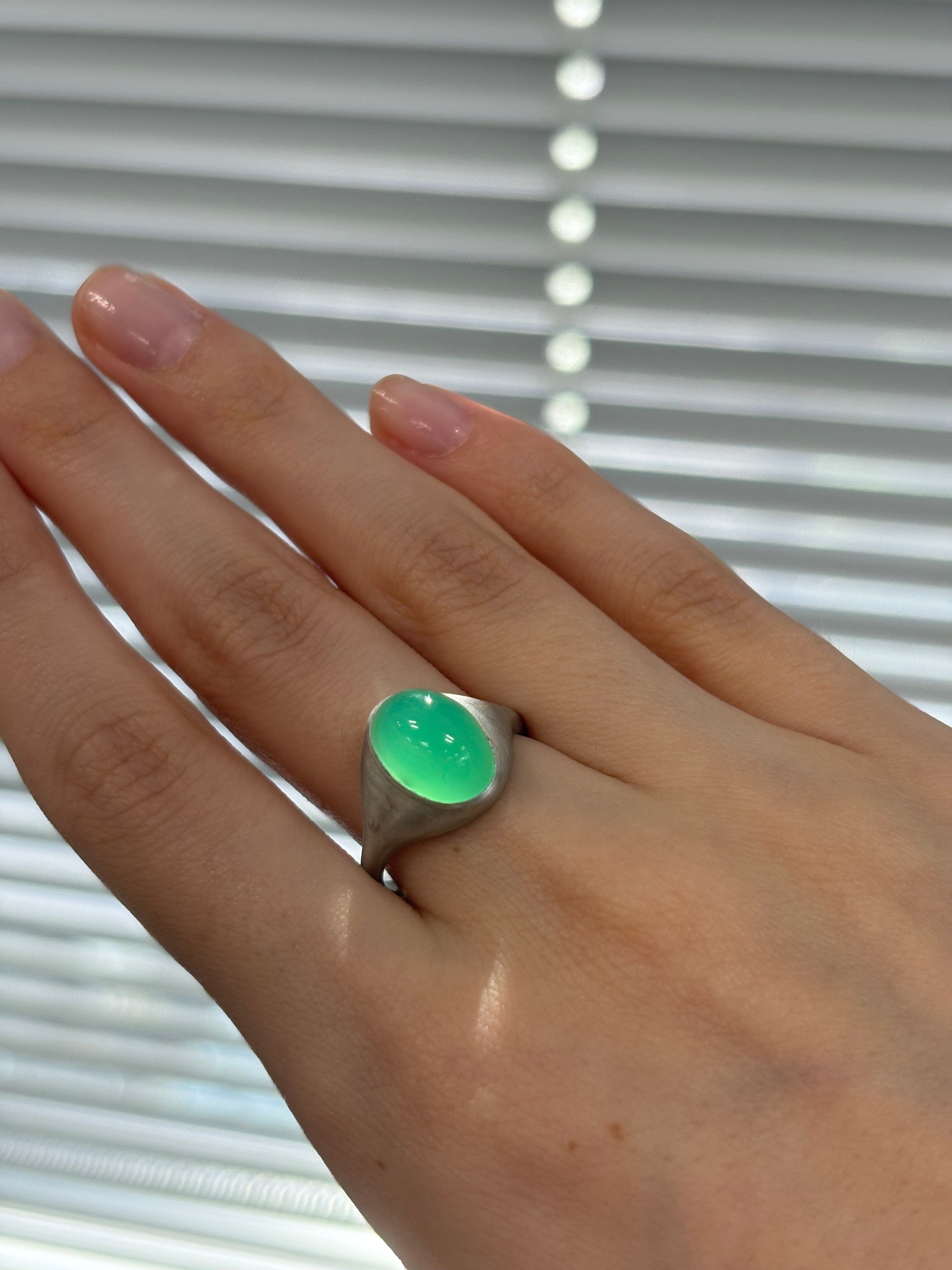 Luxury Promise Divine Green Chrysoprase Ring by Daria 3.94CT in 18K White Gold 6.78g RDC0833