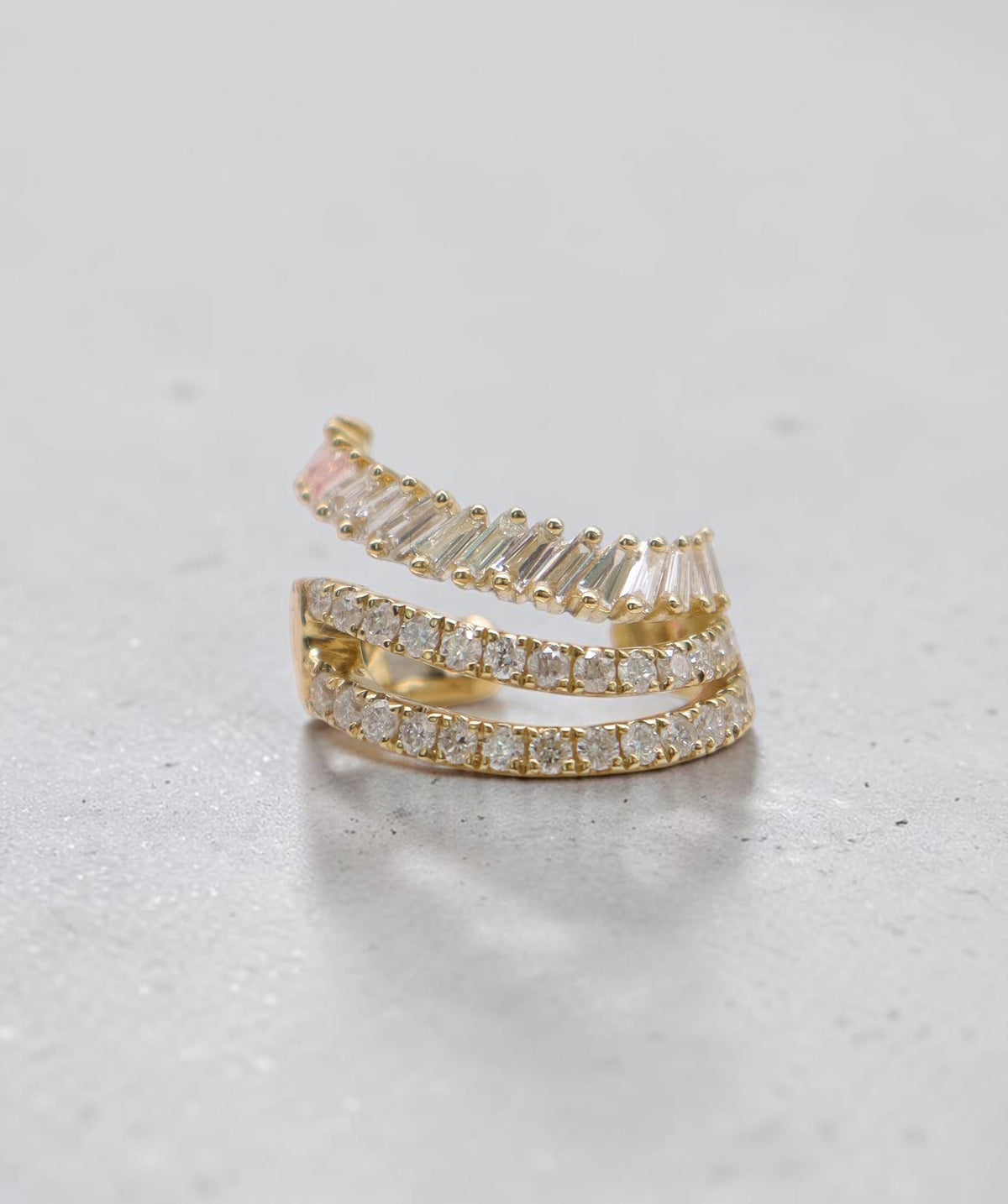 Luxury Promise Earcuff in 18K DXBS6614