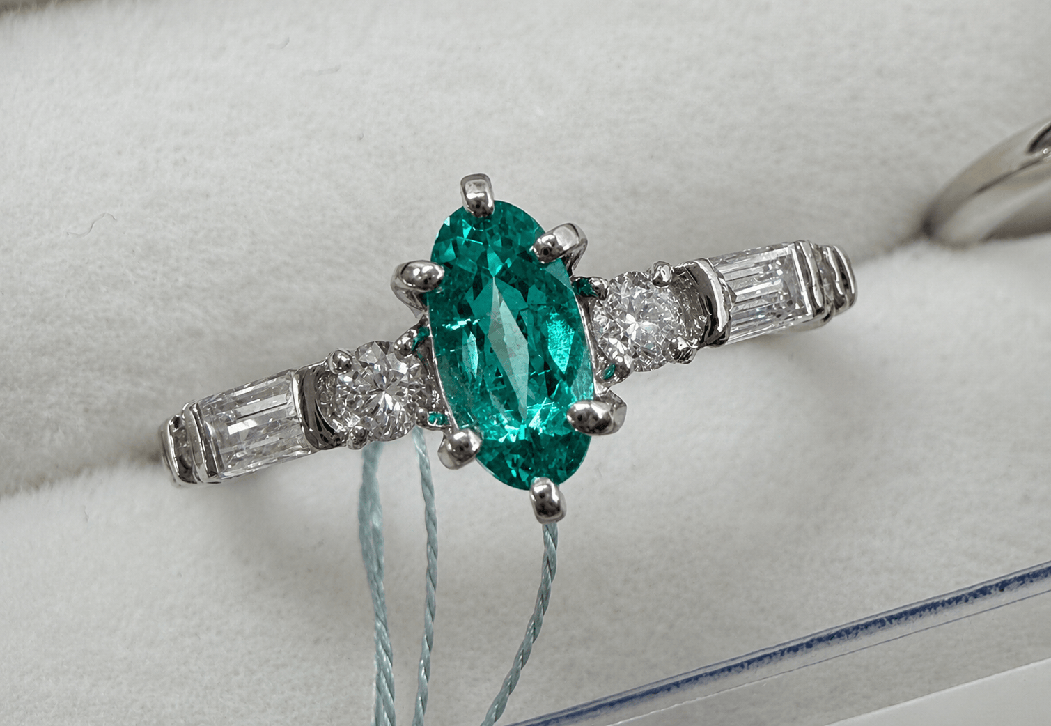 Luxury Promise GIA Brazil 0.52ct Paraiba Tourmaline with D0.50ct in P900 3.7g / JK1001 JJC1090