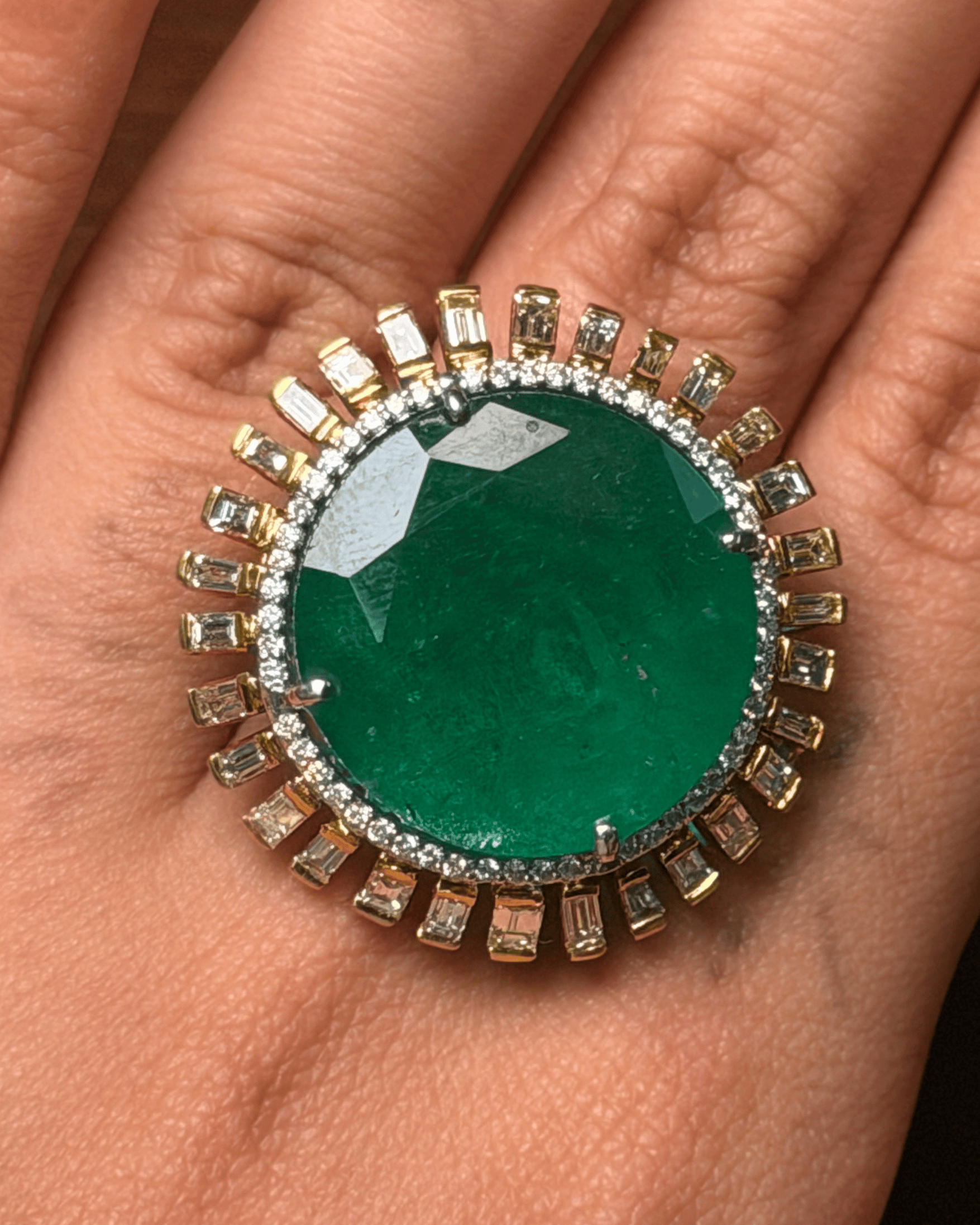 Luxury Promise Grand Emerald Ring with Diamond Halo in 18K / 17.2g, Minor Oil E27.16ct, D1.83ct  2762 JJC0135