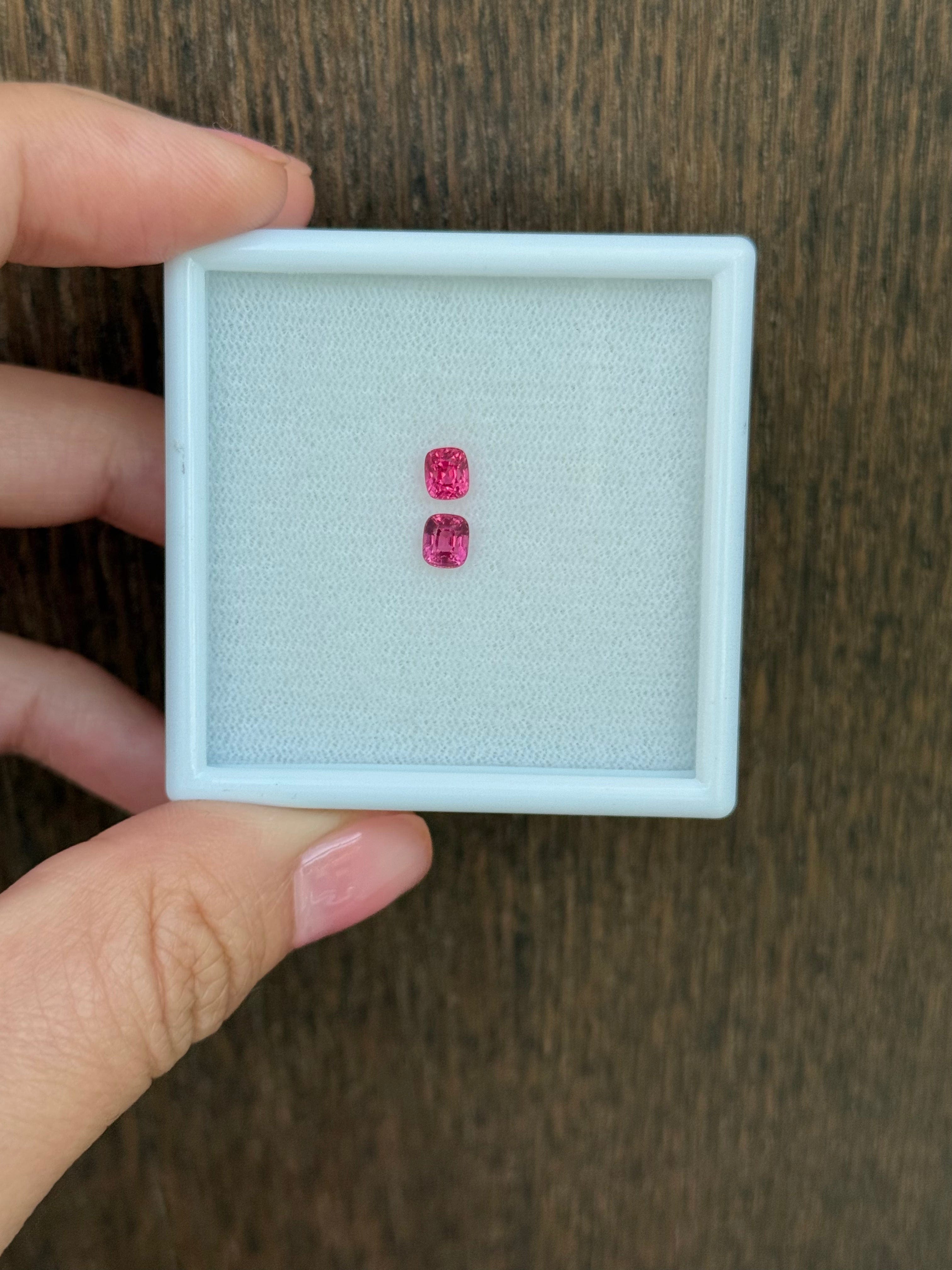 Luxury Promise Hot pink mahenge spinel 1.05 RTC0216