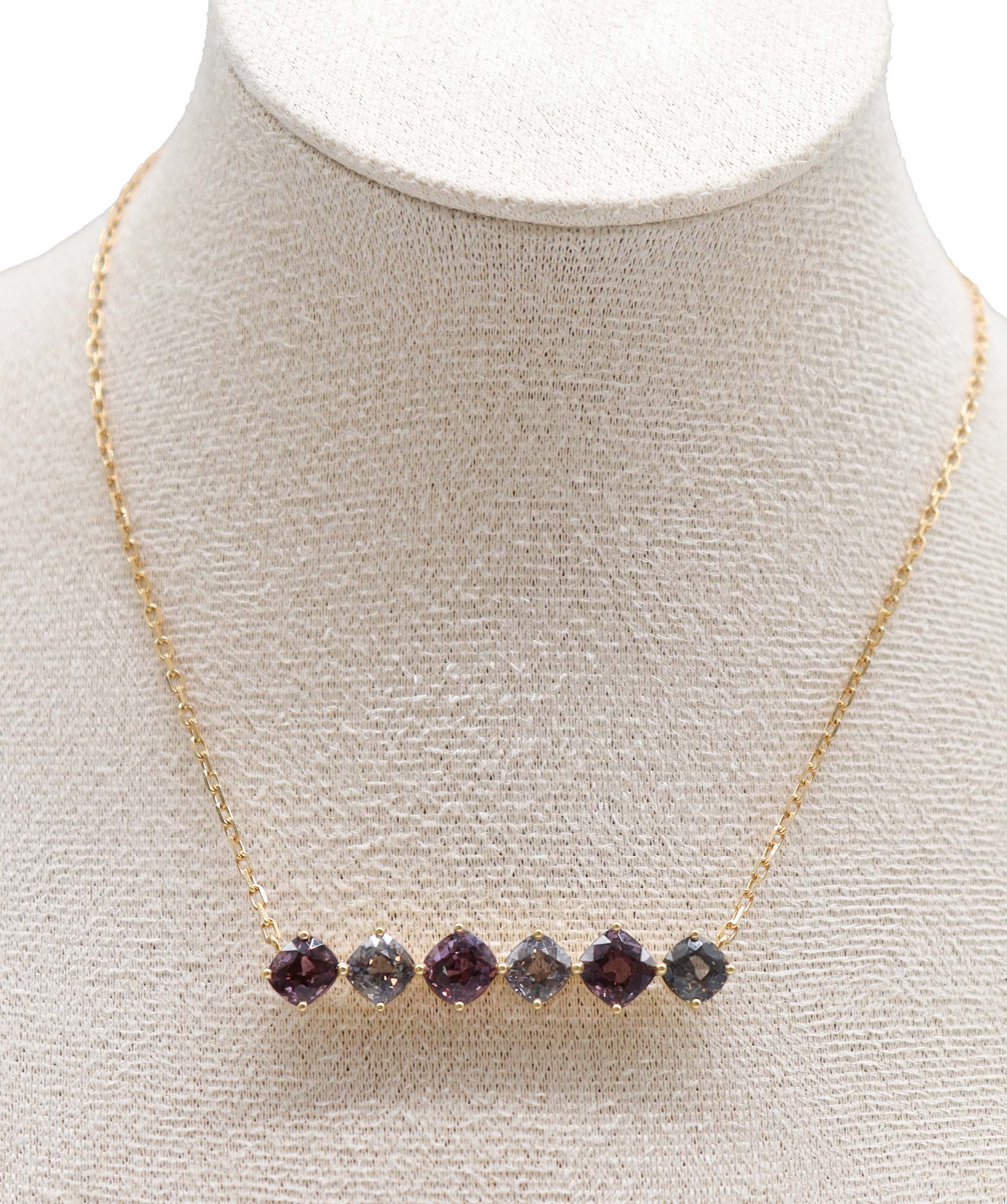 Luxury Promise LINE PENDANT ON CHAIN 8.01cts spinel DXBD0379