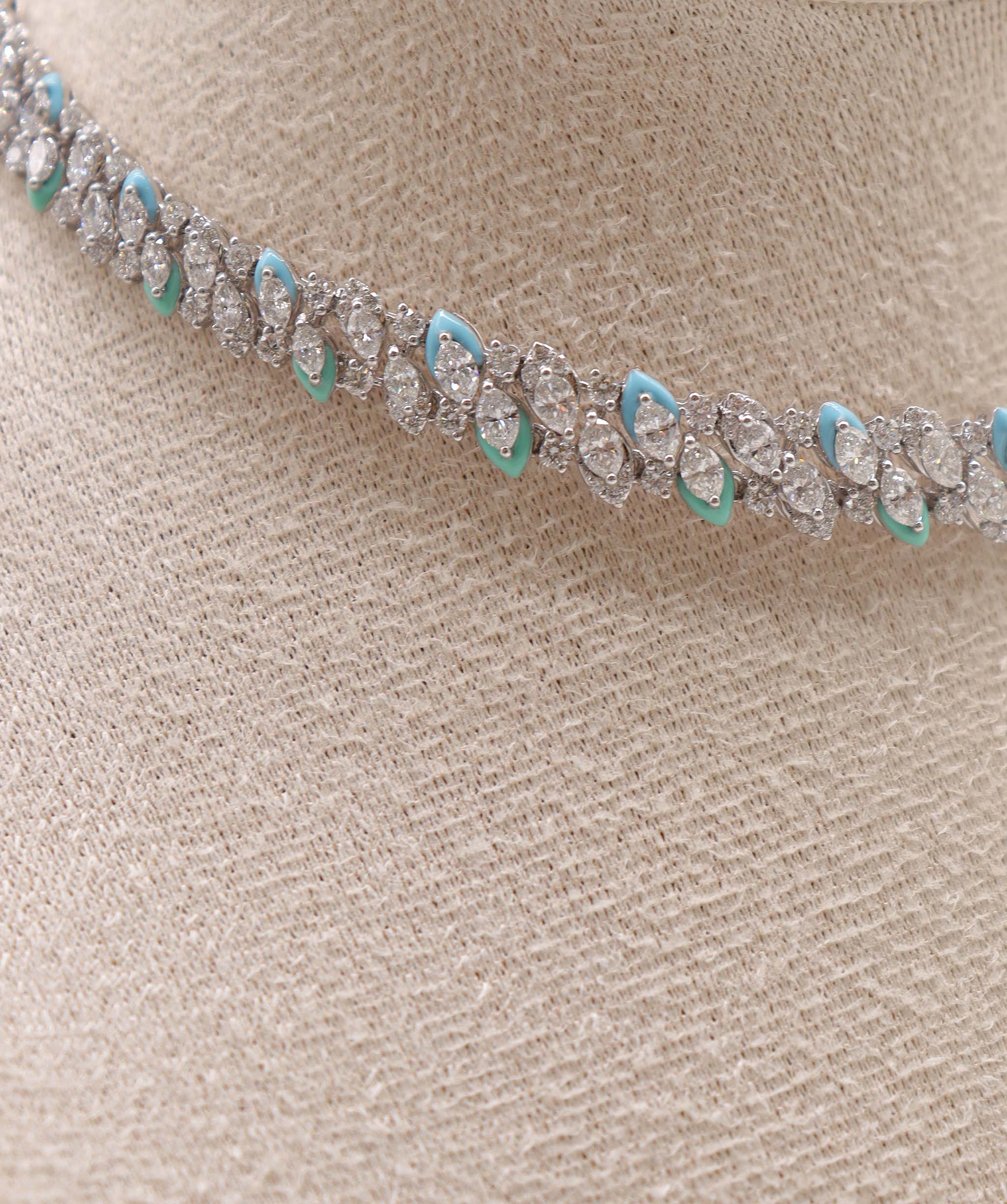 Luxury Promise Necklace gold:23.213/diamond:7.040/gross:24.621/P-E41G ASC6679