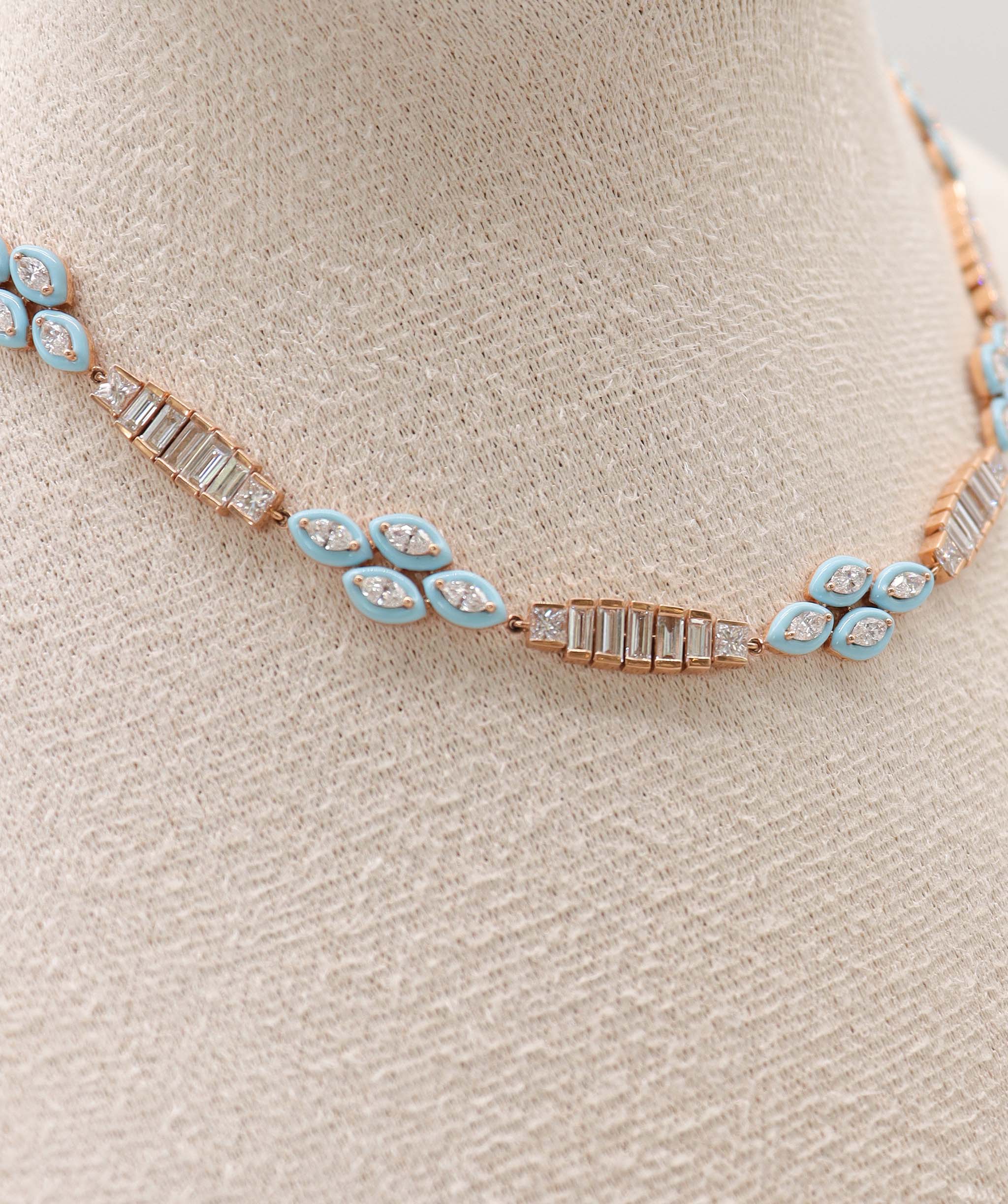 Luxury Promise Necklace Pendant Twilight Blue Gold:  17.170 / Diamond: 4.900 P-C89K ASC6652