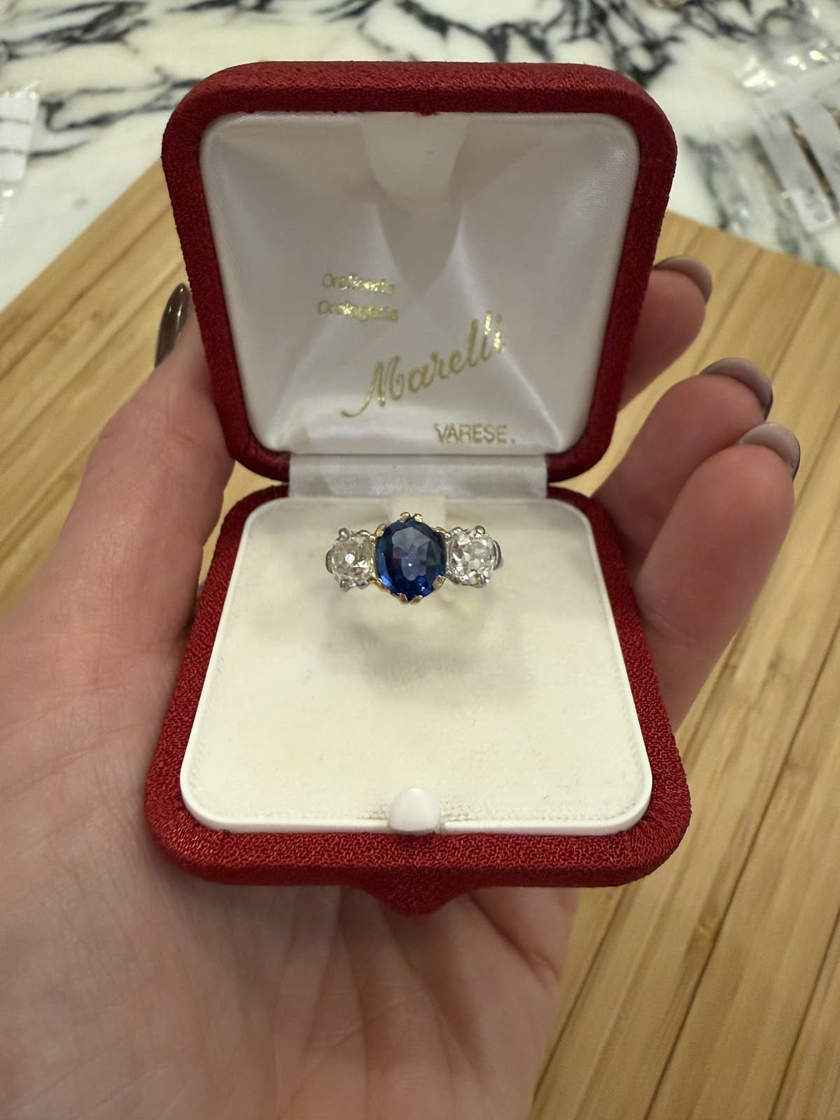 LUXURY PROMISE Old Mine and Natural no heat Sapphire 3 Stone AKC0696