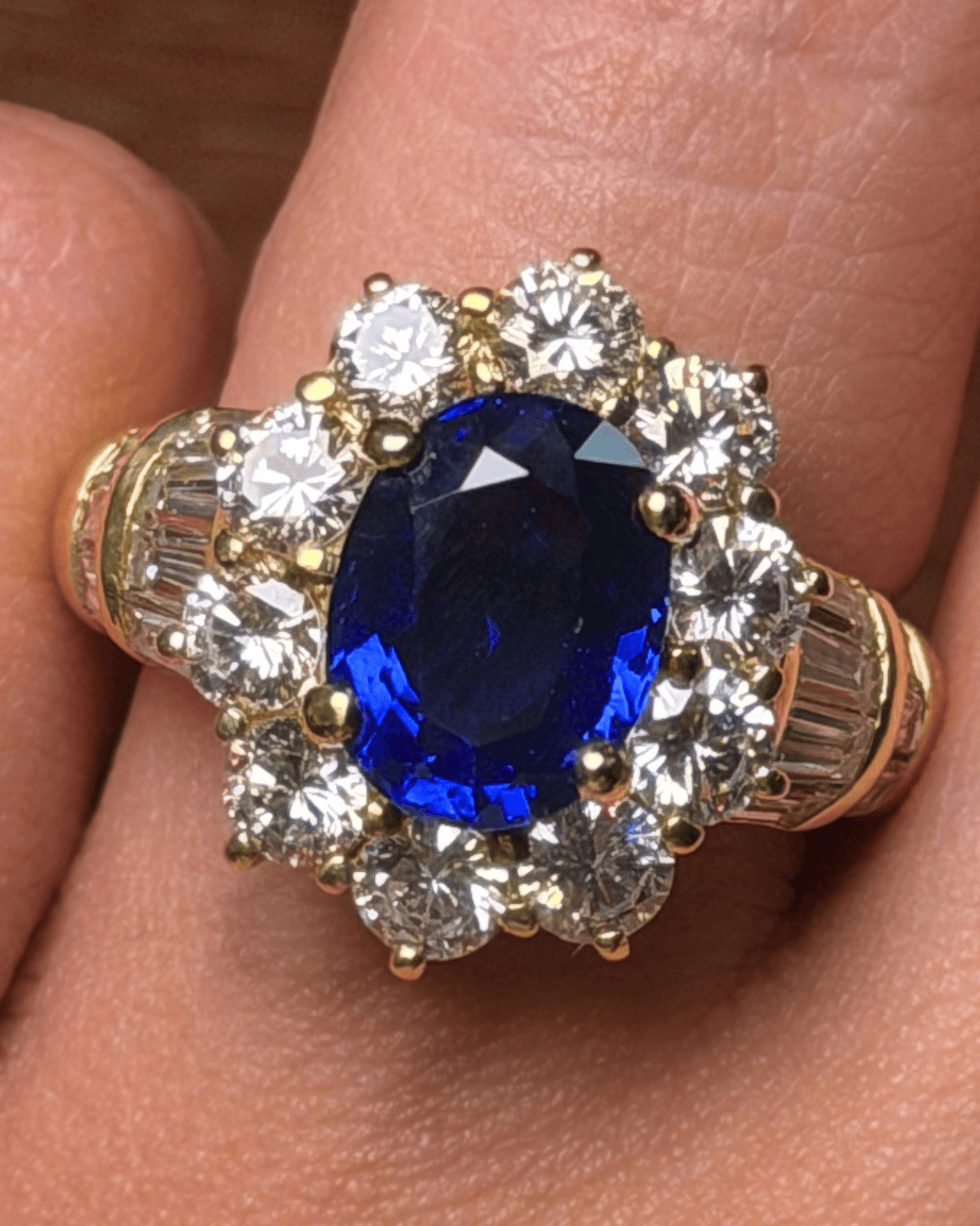 Luxury Promise Oval Blue Sapphire Ring with Double Diamond Cluster Halo in 18K / 9.6g, S3.73ct, D3.33ct  395Z5 JJC0138
