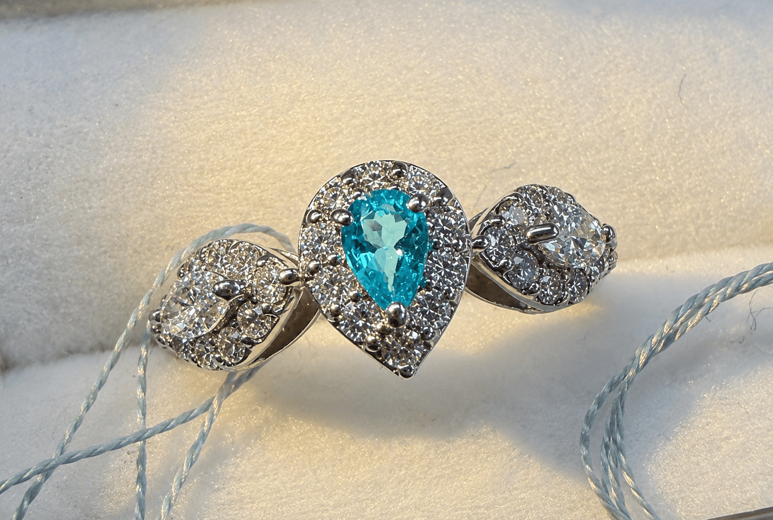 Luxury Promise Paraiba Tourmaline 0.153ct with D0.67ct in P900 3.8g / JC5782 JJC1087